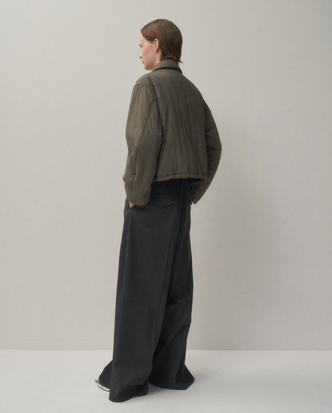 COMPACT WOOL 3TUCKED WIDE PANTS（WOMEN）