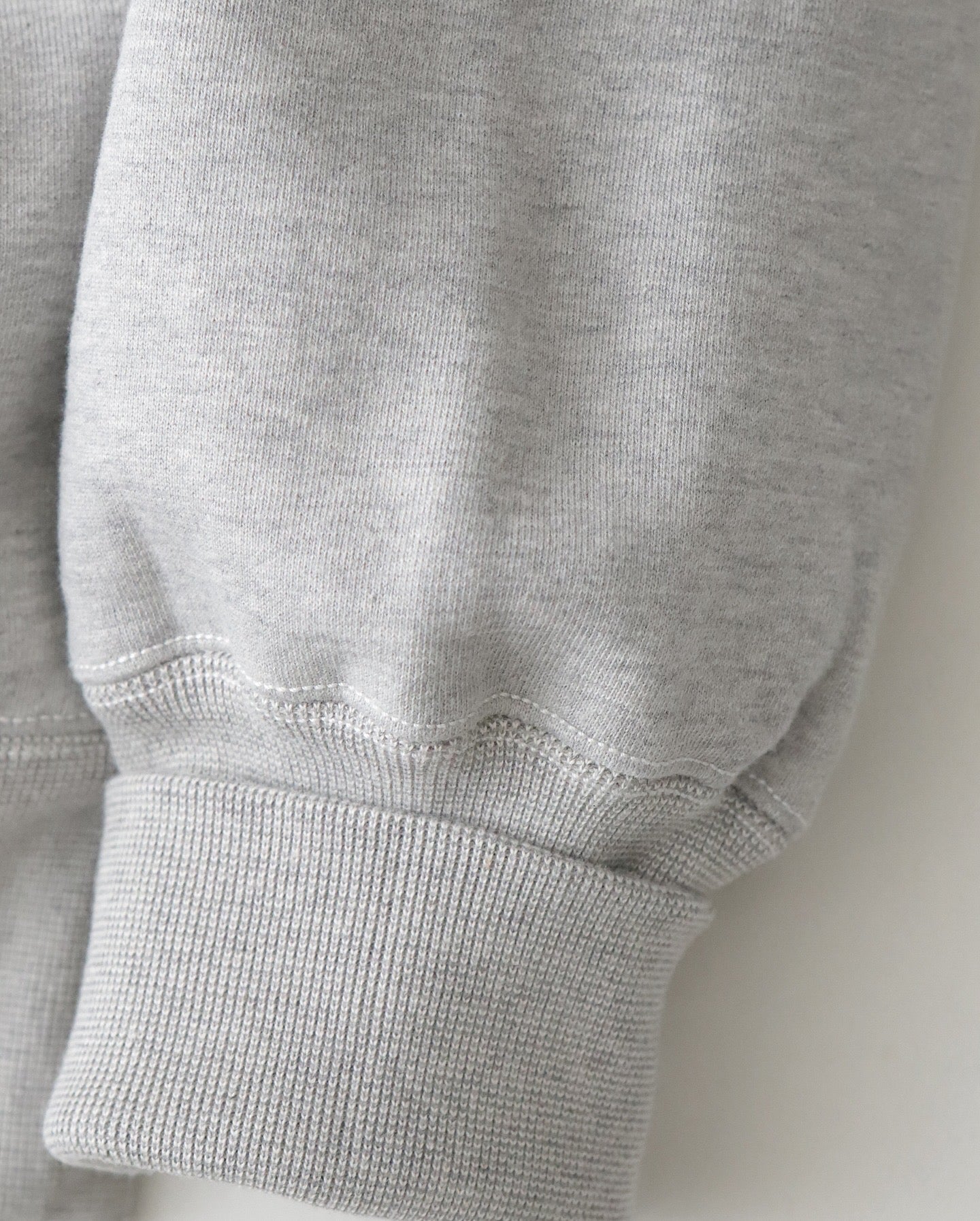 UNLIKELY SIMPLE SWEAT CREW "RESERVE"