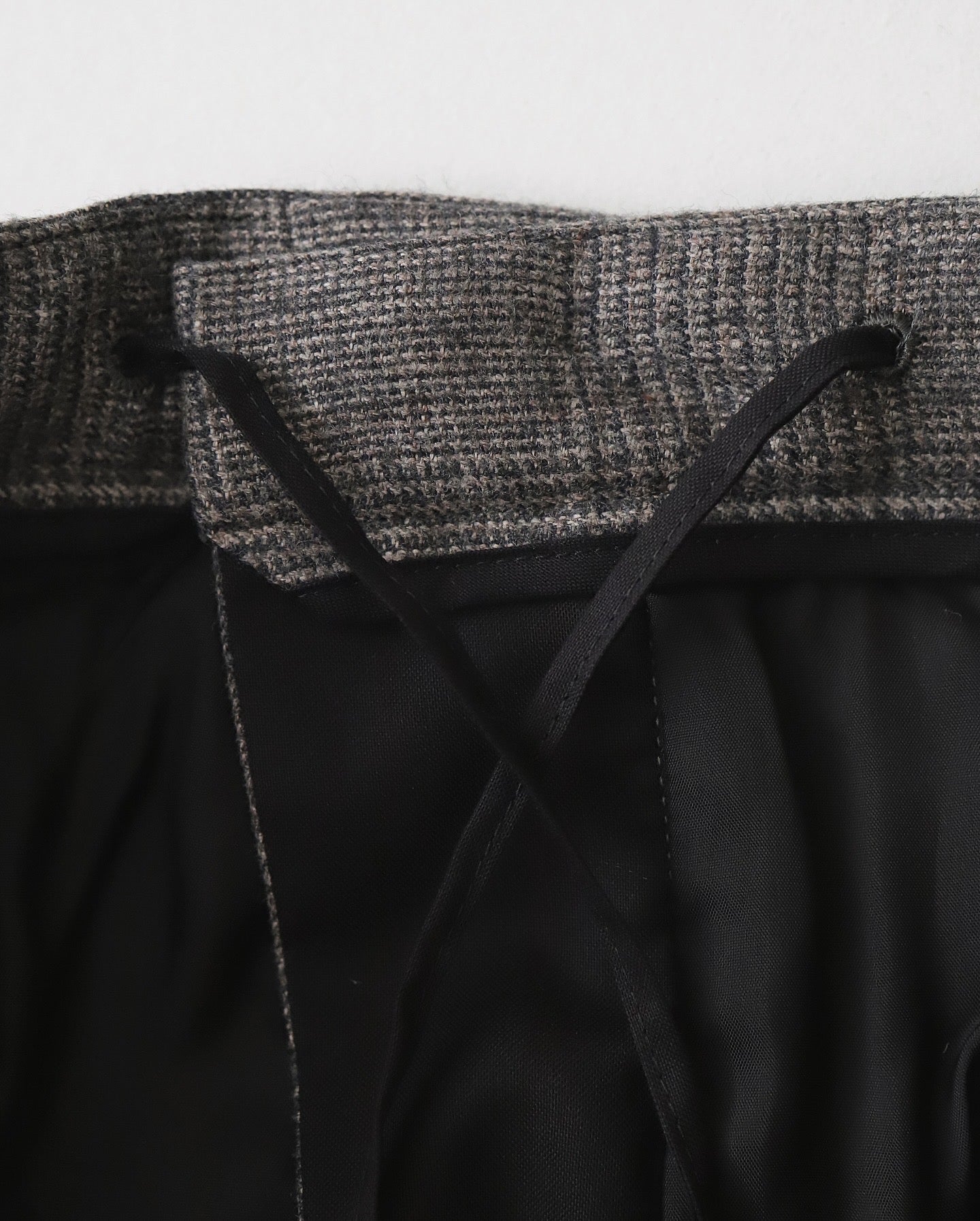 LINEN WOOL TWILL TUCKED EASY PANTS（WOMEN）