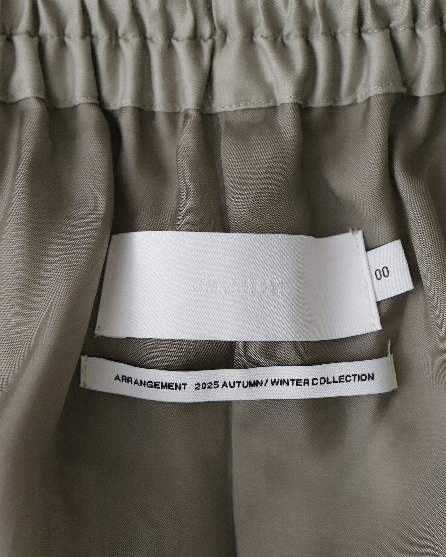 SILICON POPLIN TWO TUCK EASY WIDE PANTS（WOMEN）