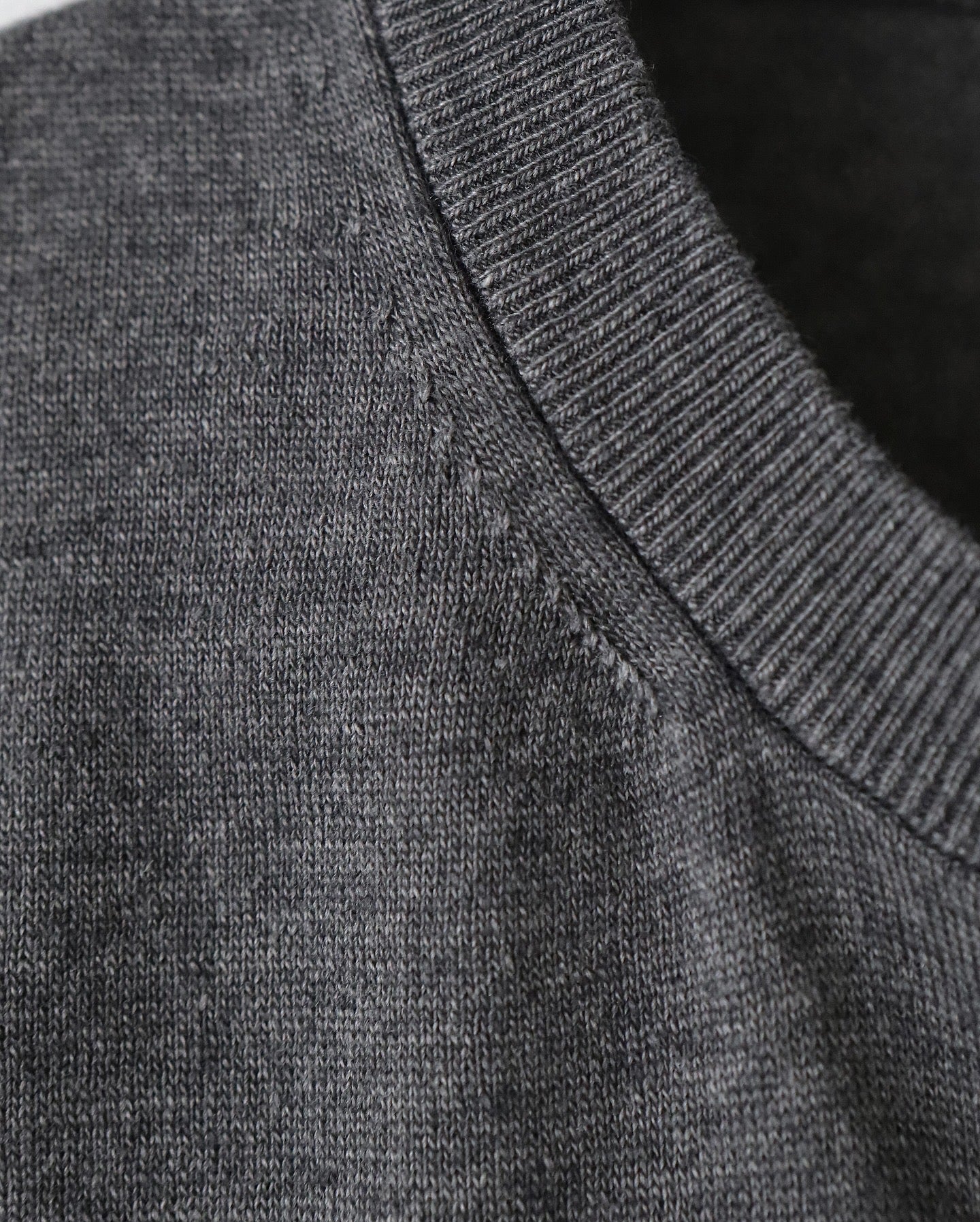 GARMENT DYED CASHMERE SILK CREWNECK CARDIGAN（WOMEN）