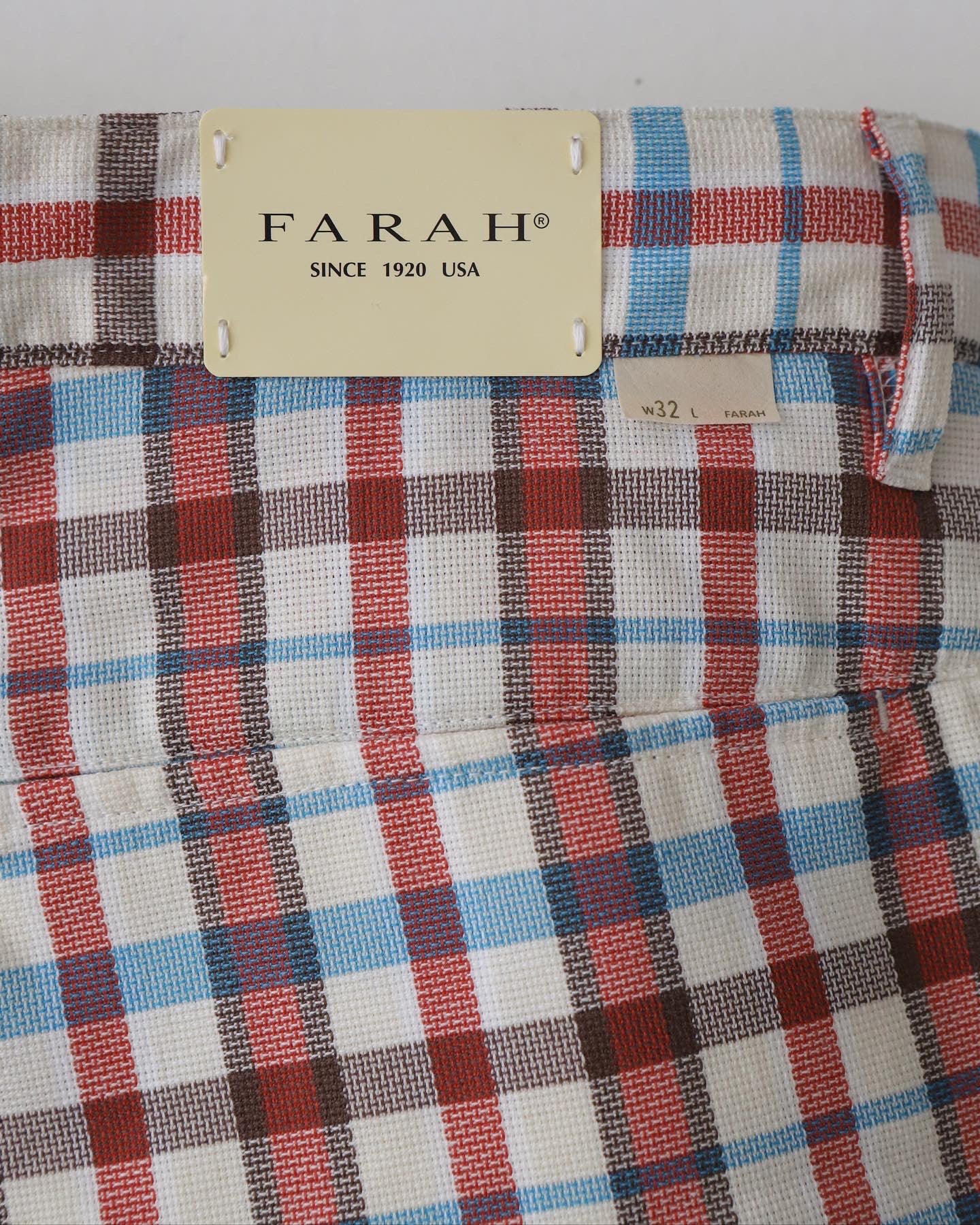 FARAH｜TWO-TUCK WIDE SHORTS / SOUVENIR CHECK