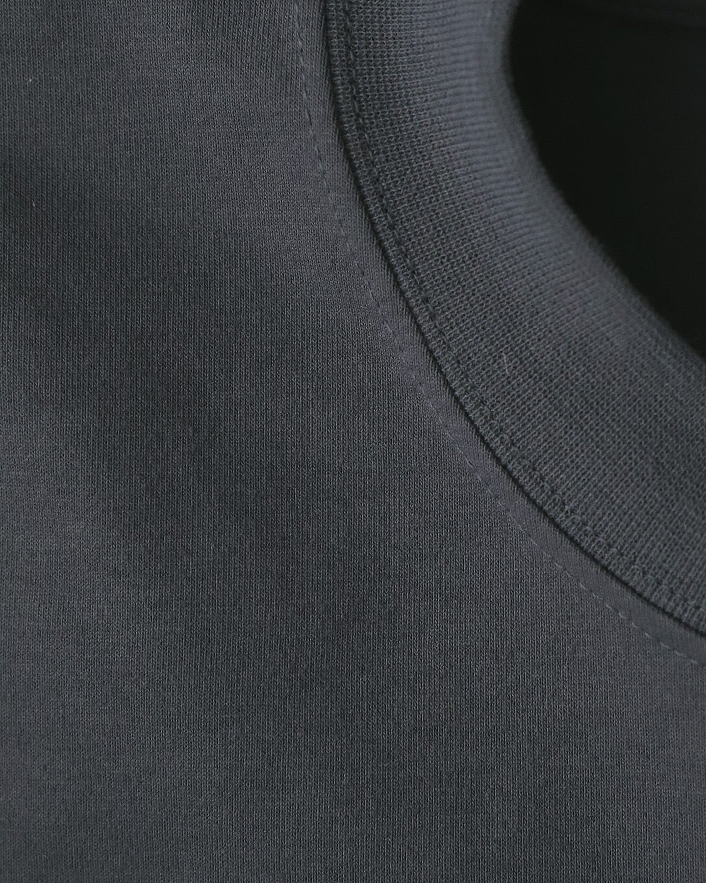 TECH DRAWSTRING L/S TEE