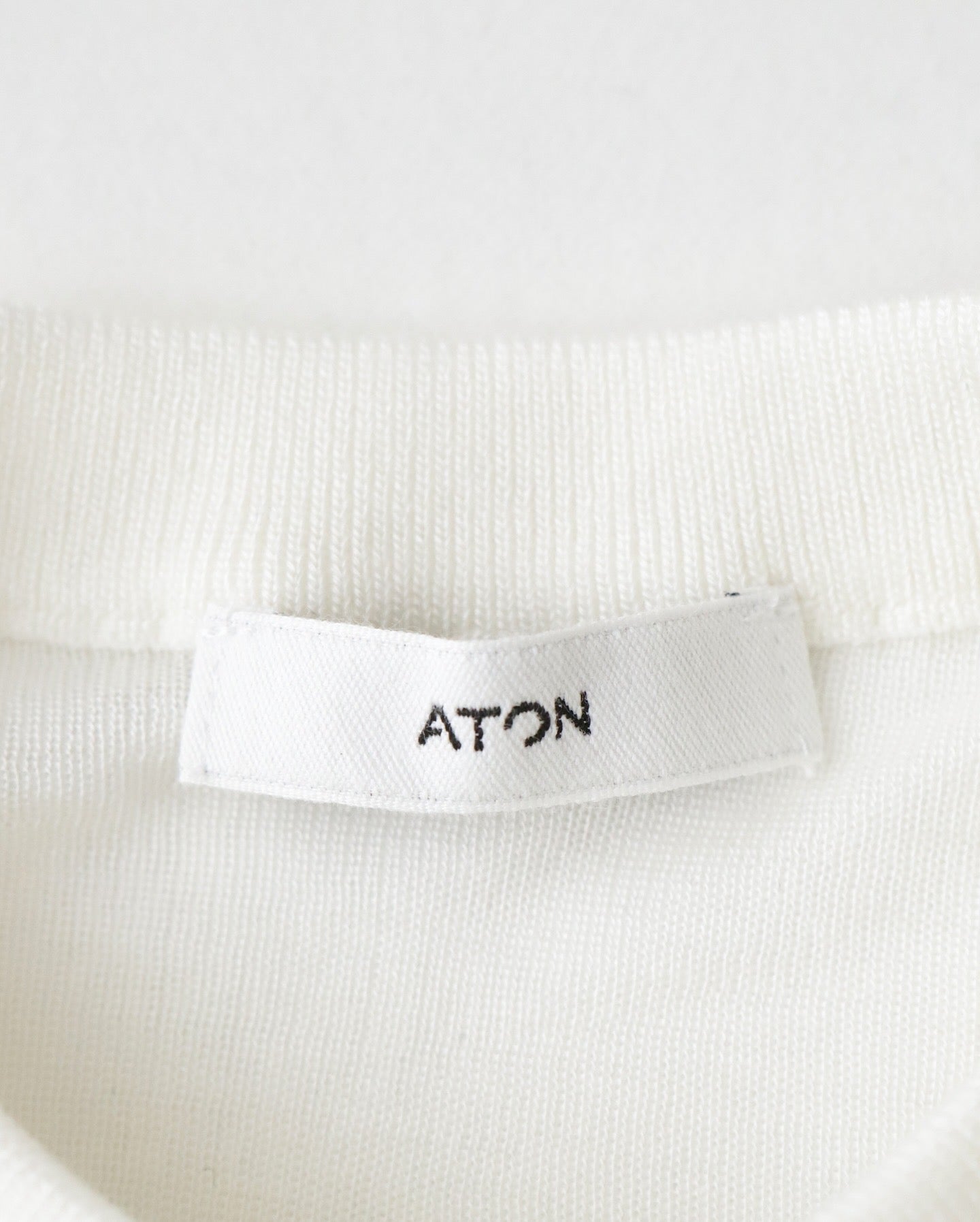 SILK BLENDED CIRCULAR RIB HENRYNECK SWEATER（WOMEN）