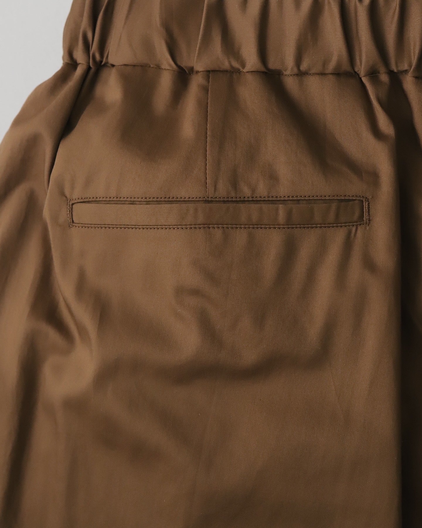 SILICON POPLIN TWO TUCK EASY PANTS