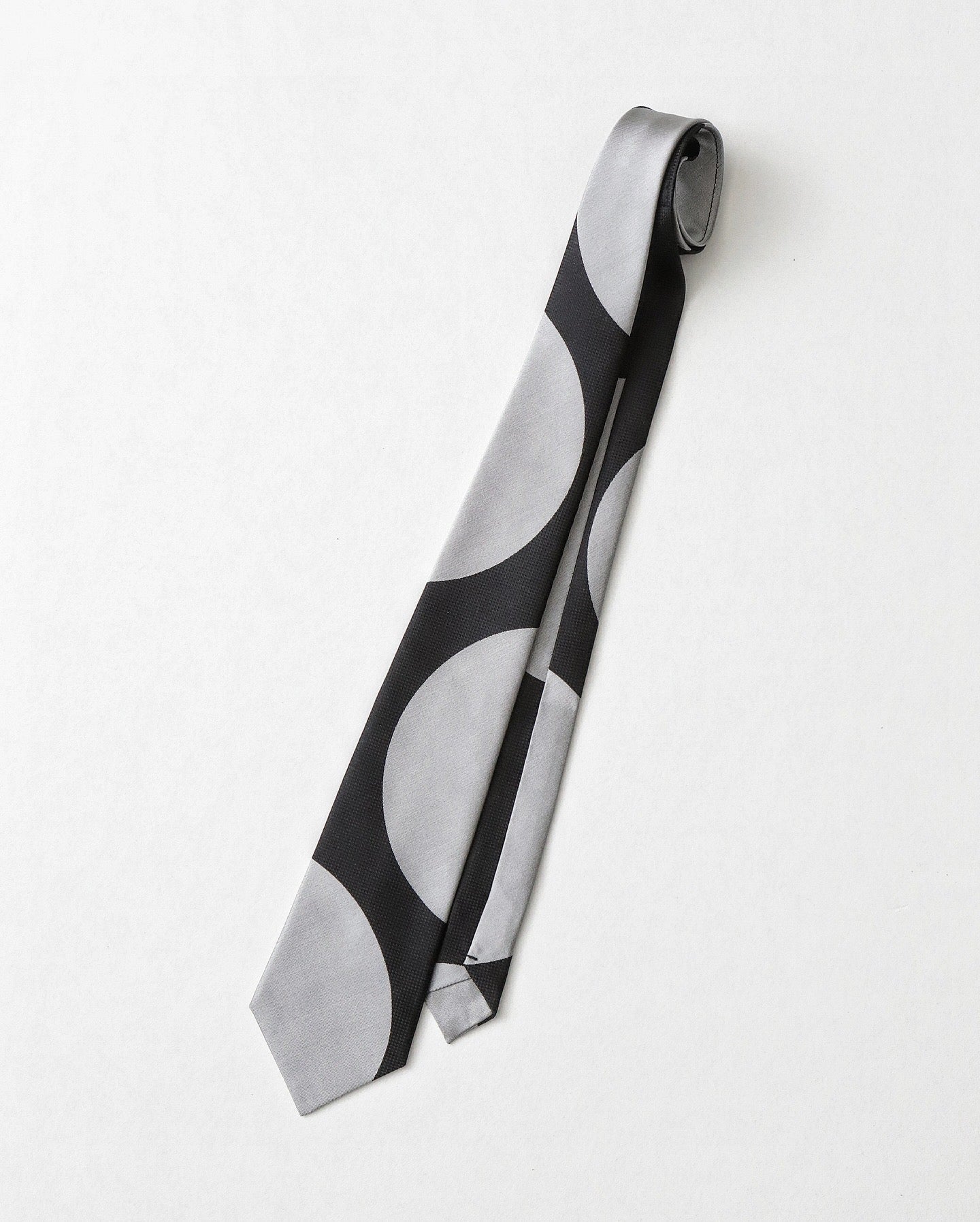 コムデギャルソンオムドゥ　ドット　ネクタイ COMME des GARCONS HOMME DEUX NECKTIE｜BIG DOTS – NCNR WEB STORE