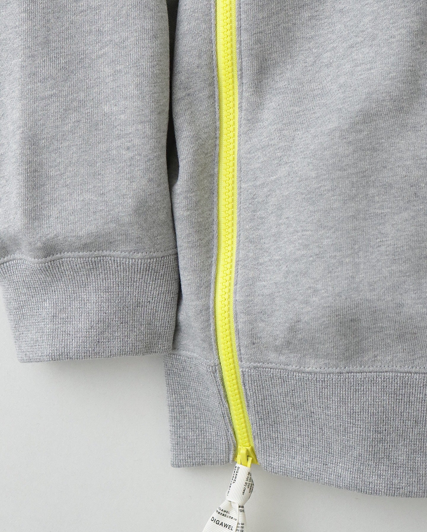 SIDE ZIP SWEATSHIRT