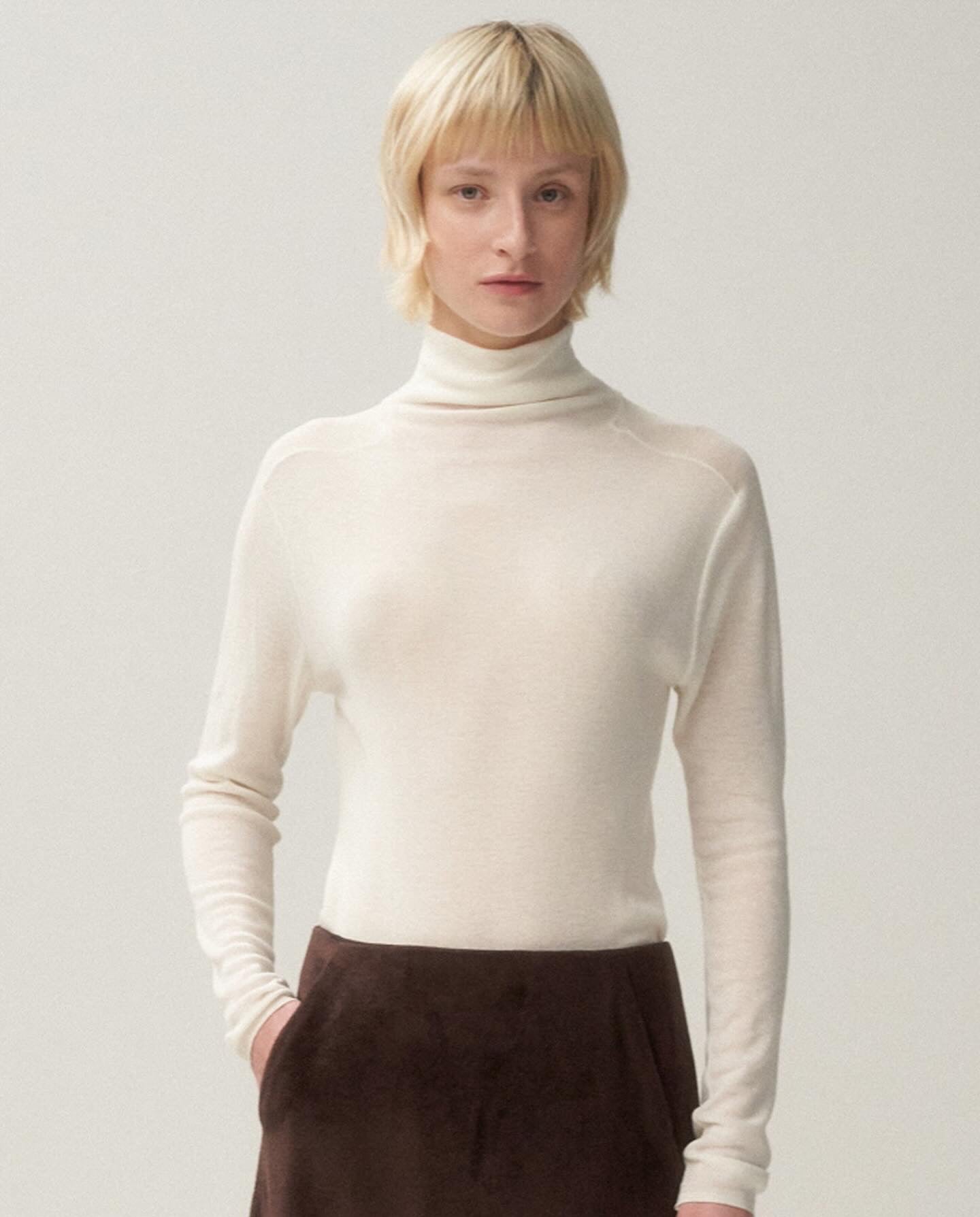 ROYAL WOOL CIRCULAR RIB TURTLENECK SWEATER（WOMEN）