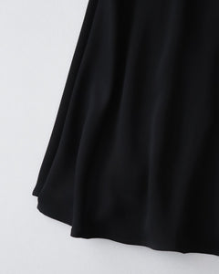 SATIN FLARE SKIRT（WOMEN）