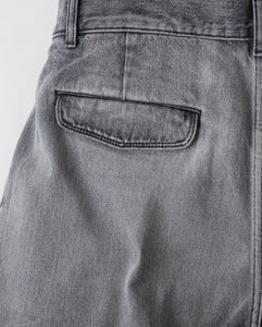 SELVAGE DENIM TWO TUCK TAPERED PANTS