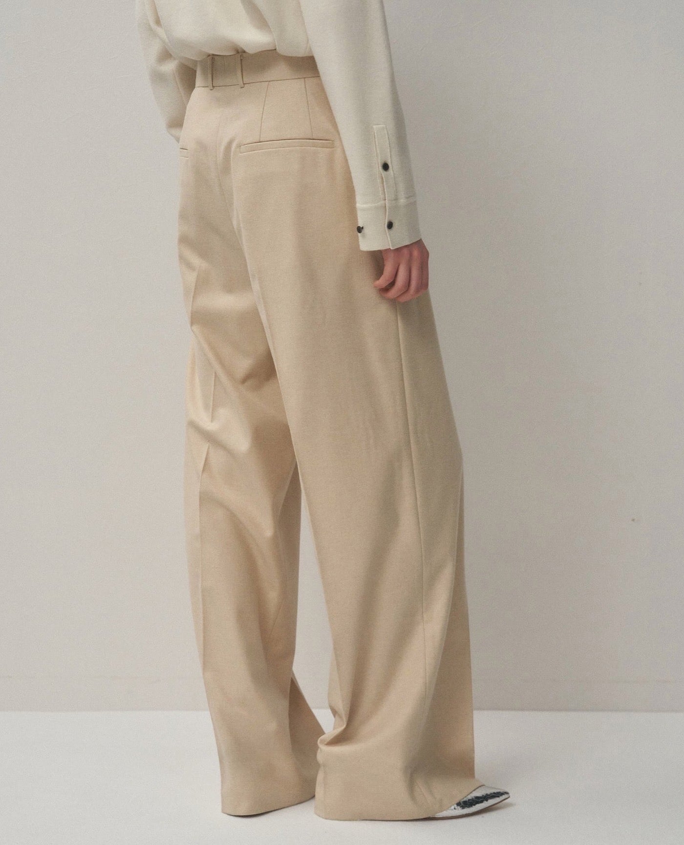 MERINO COLLEGE FLANNEL TUCKED WIDE PANTS（WOMEN）