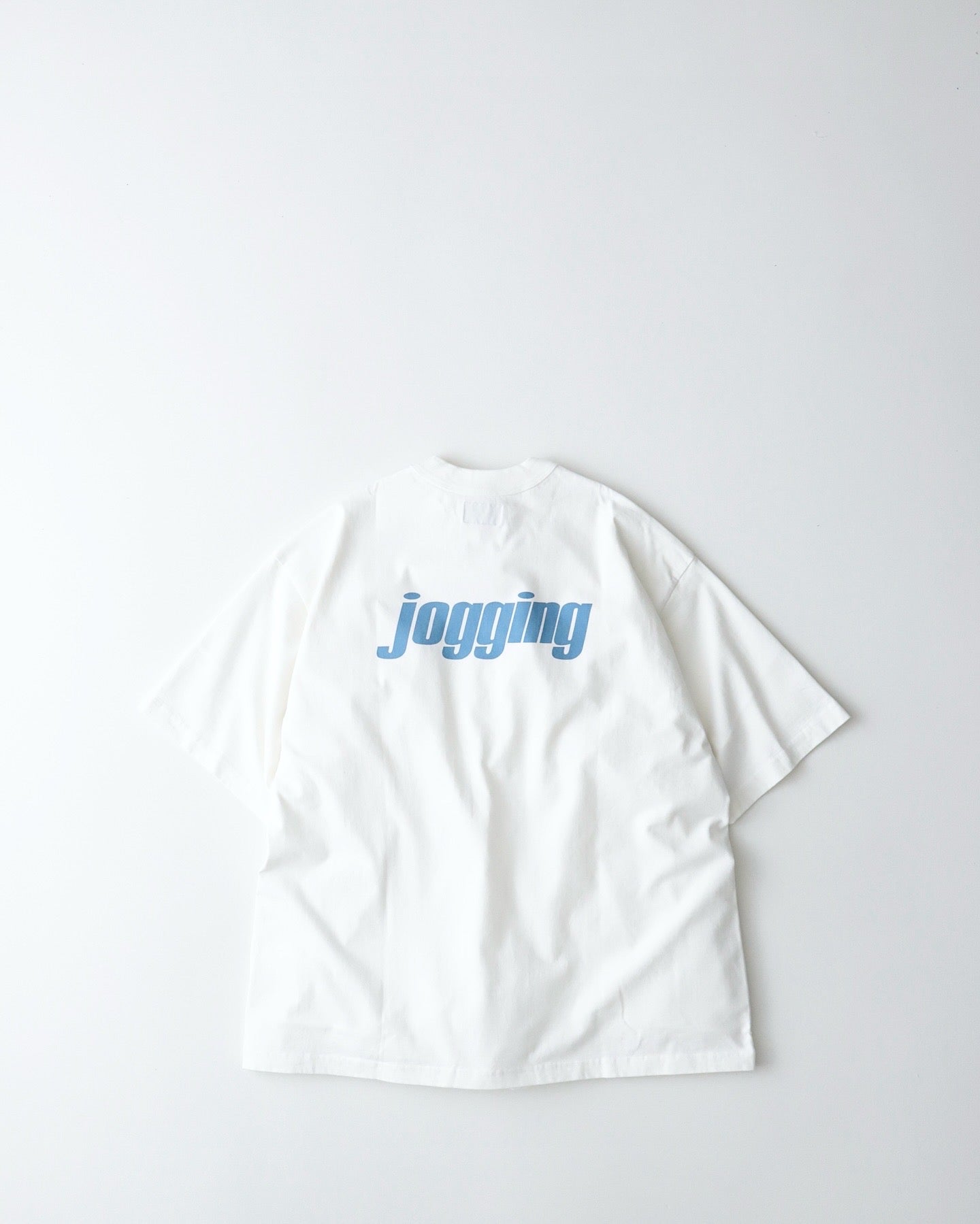 UNLIKELY AUTHENTIC GRAPHIC TEE "JOGGING"