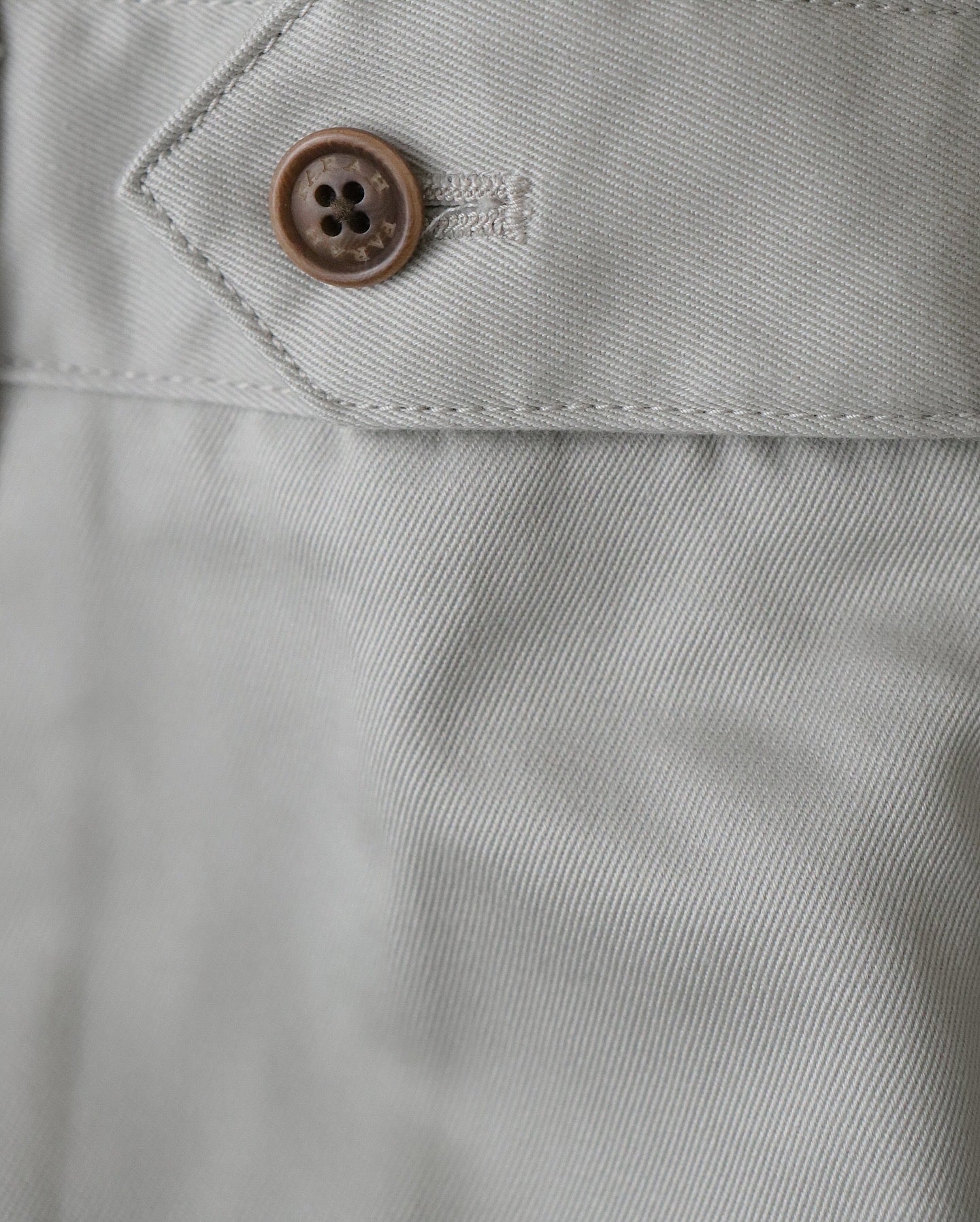 OUT TUCK WIDE TAPERED PANTS