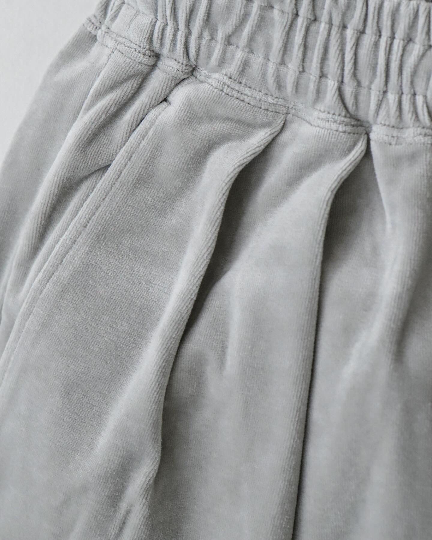 COMPACT VELOUR EASY PANTS