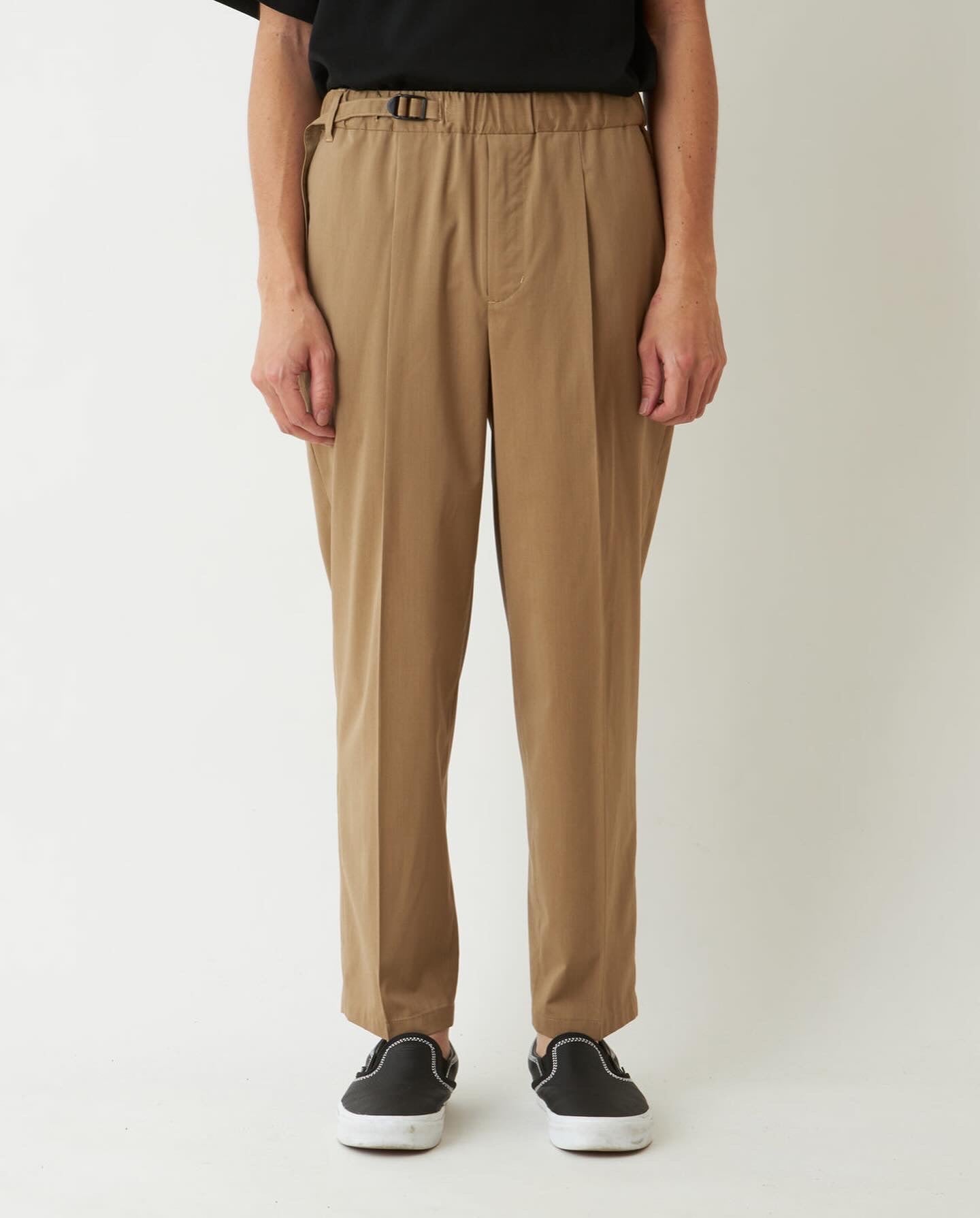1TUCK BELTED PANTS
