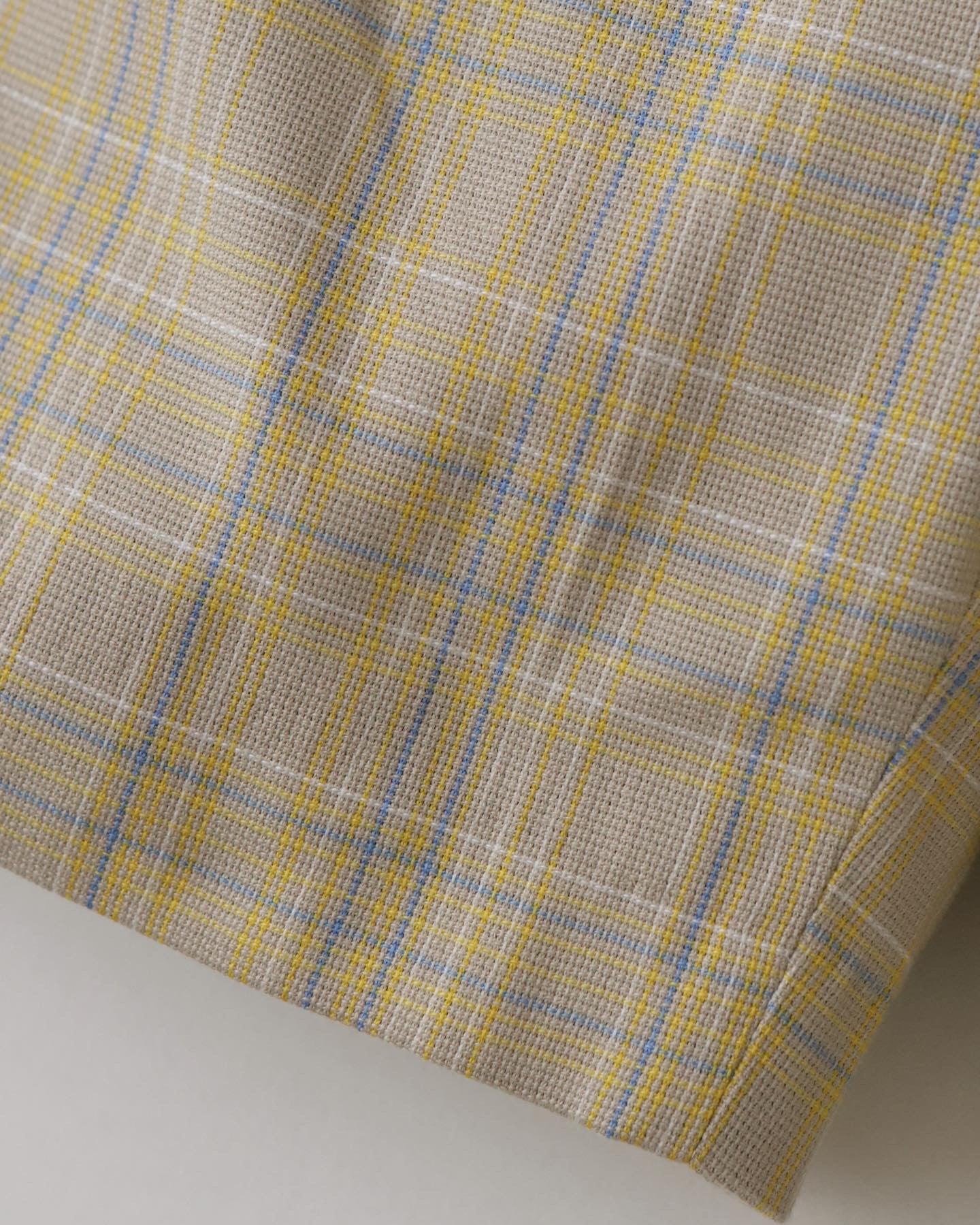 FARAH｜TWO-TUCK WIDE SHORTS / SOUVENIR CHECK