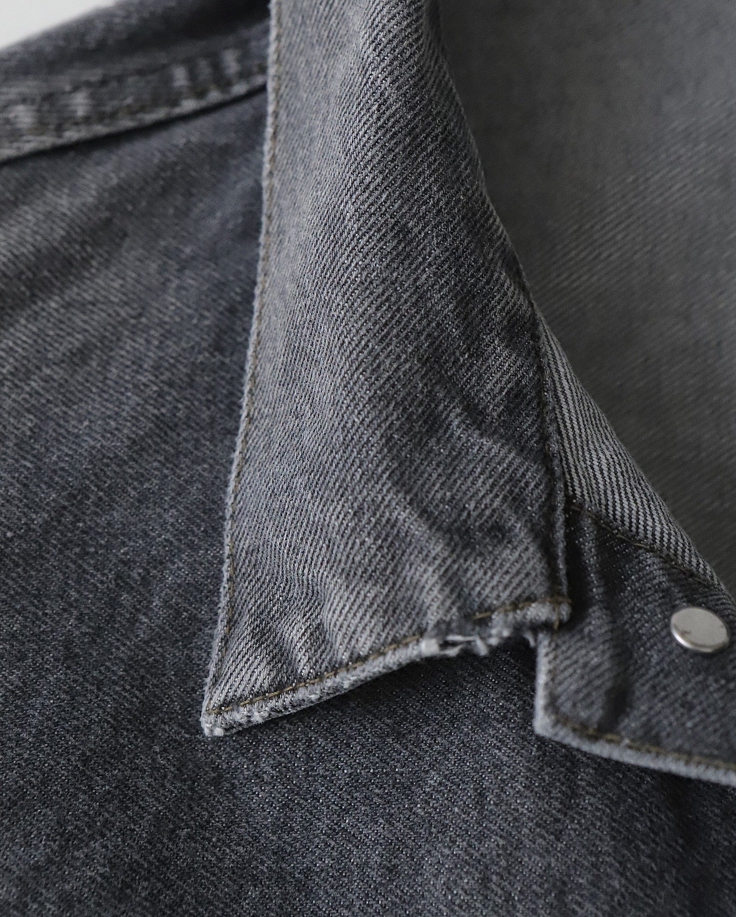 VINTAGE GRAY DENIM JACKET