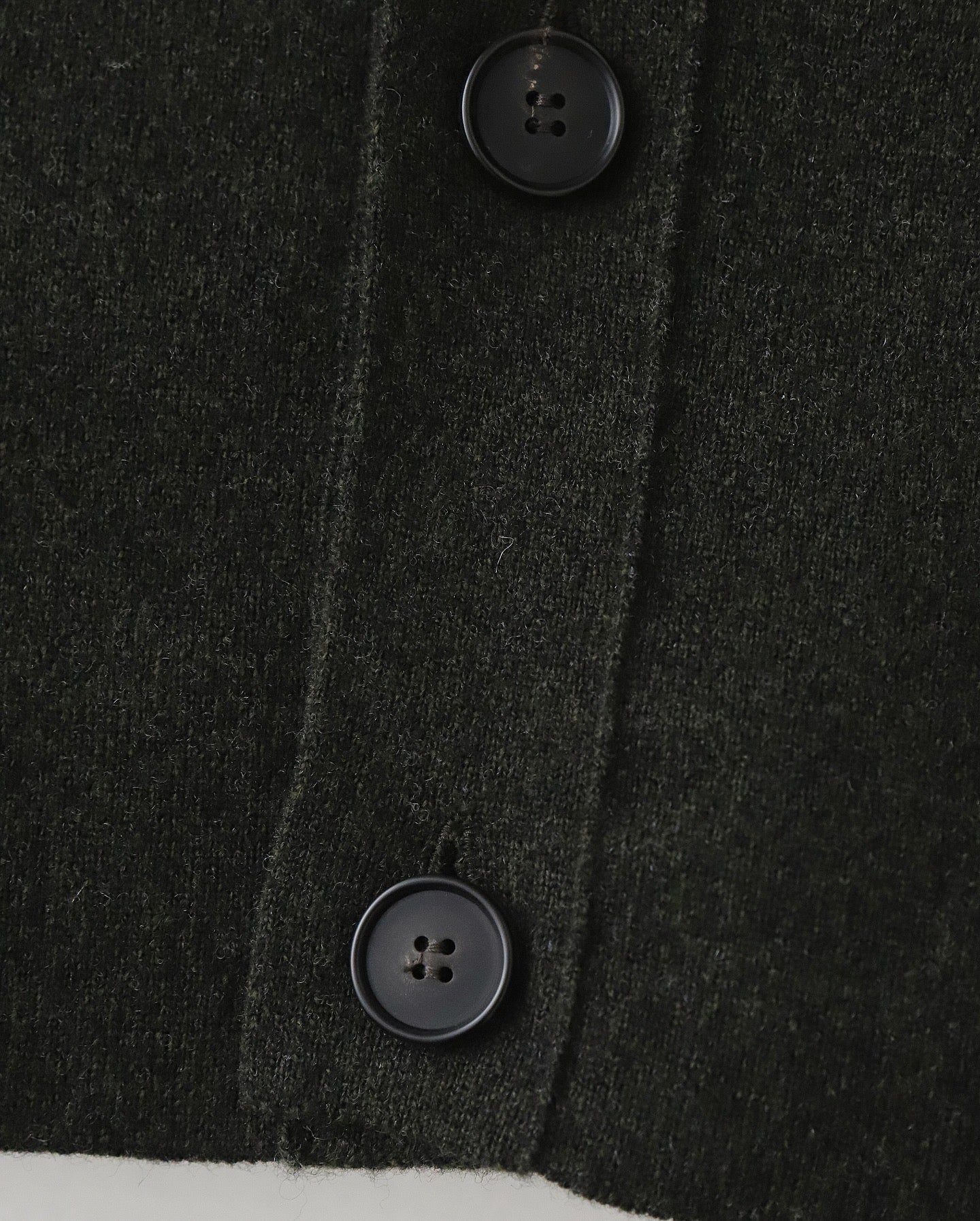 V-NECK CARDIGAN｜LAMS WOOL INTERLOCK KNITTED