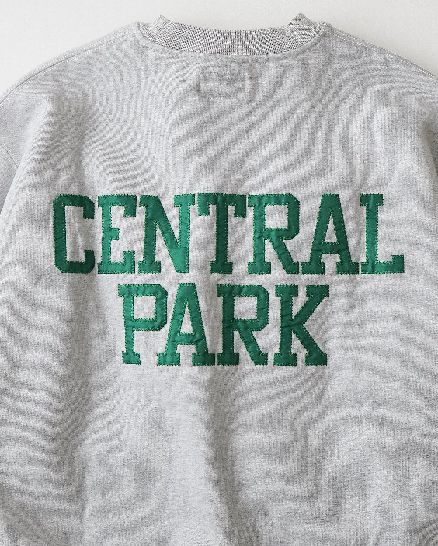 UNLIKELY SIMPLE SWEAT CREW "CENTRAL PARK"