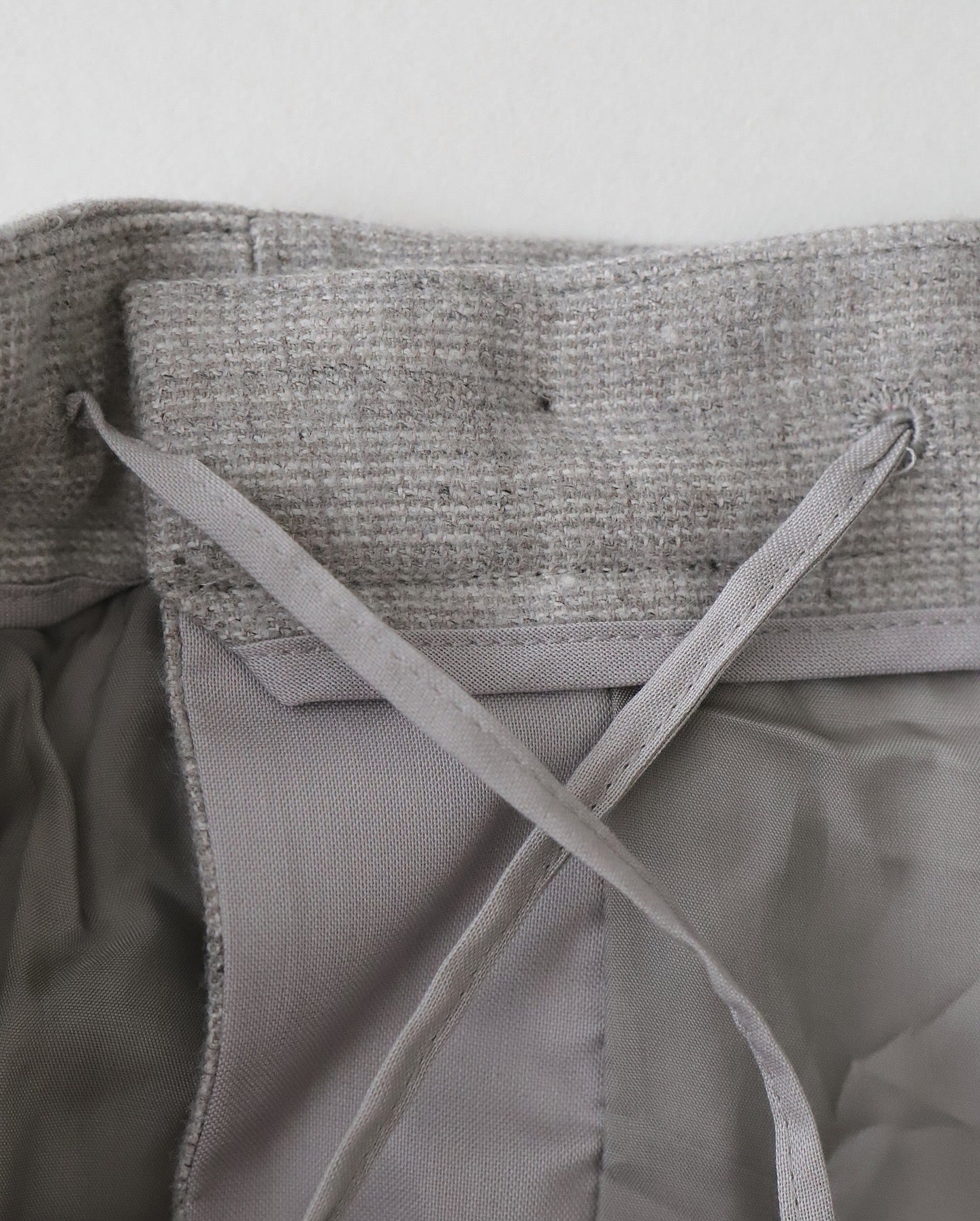 LINEN WOOL TWILL TUCKED EASY PANTS（WOMEN）
