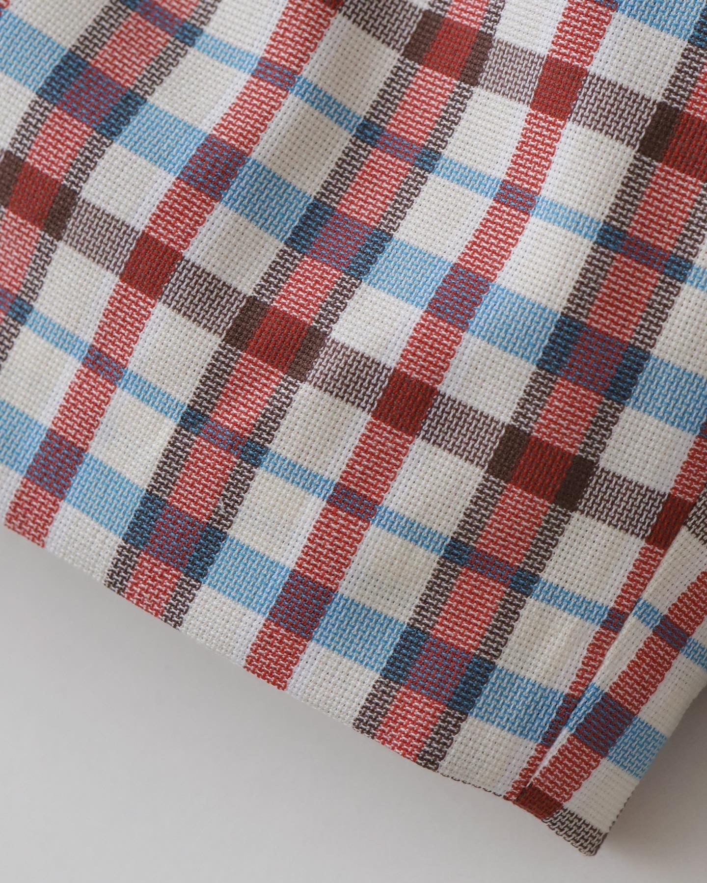 FARAH｜TWO-TUCK WIDE SHORTS / SOUVENIR CHECK