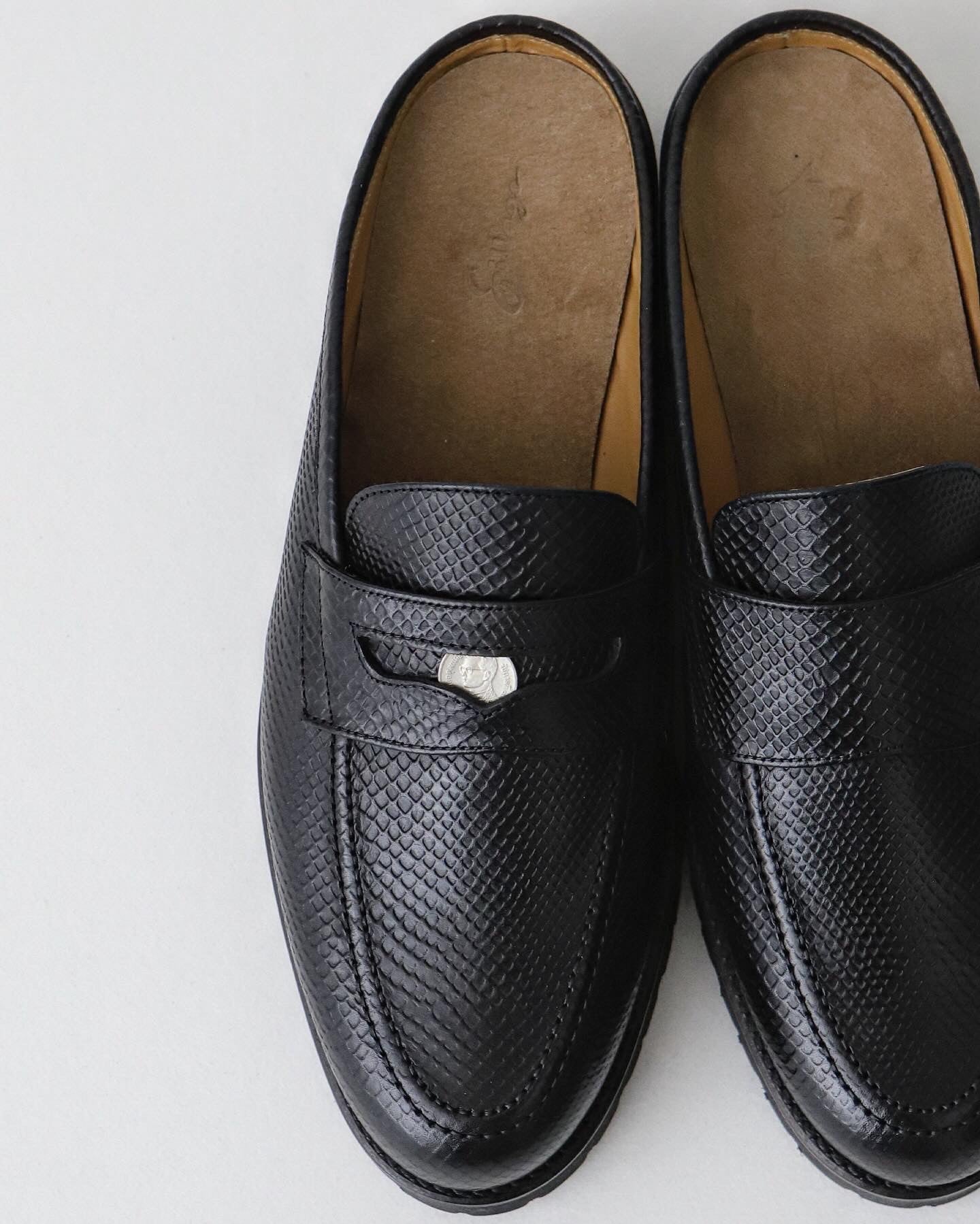 COIN LOAFER MULE SNAKE BLACK