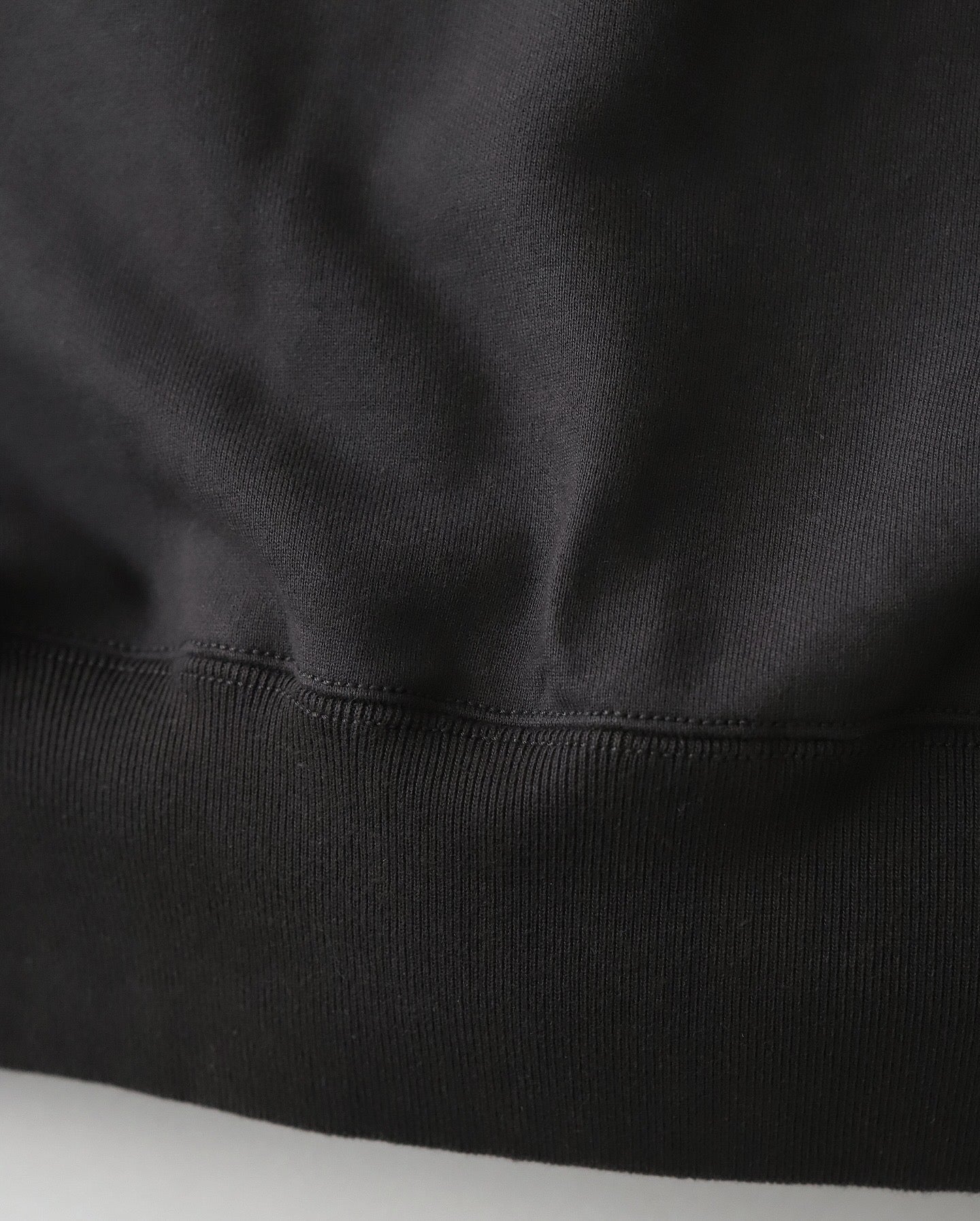 UNLIKELY SIMPLE SWEAT CREW "RESERVE"