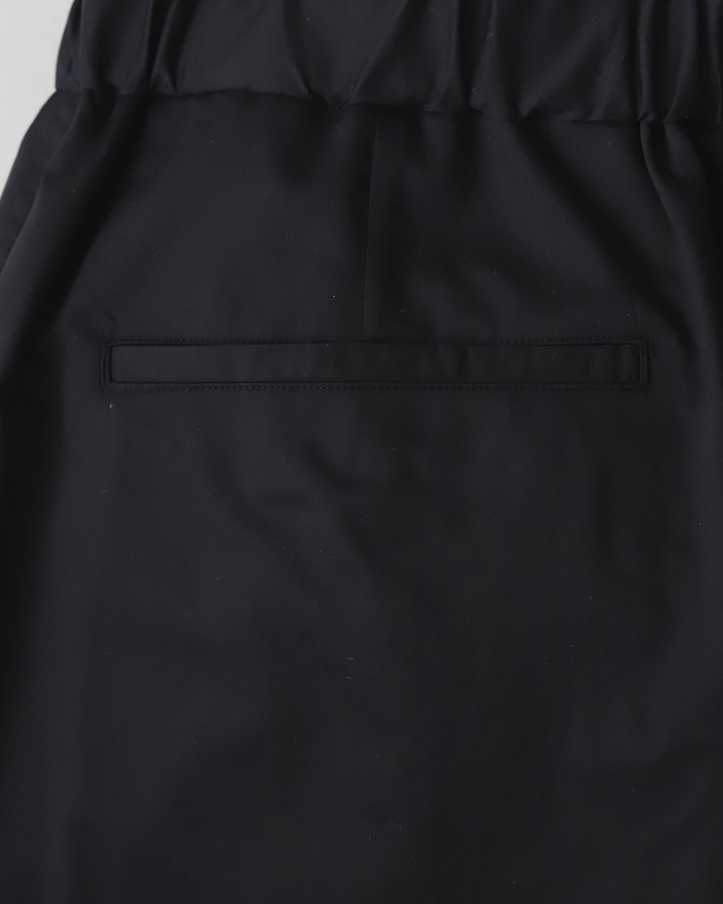 SILICON POPLIN TWO TUCK EASY PANTS
