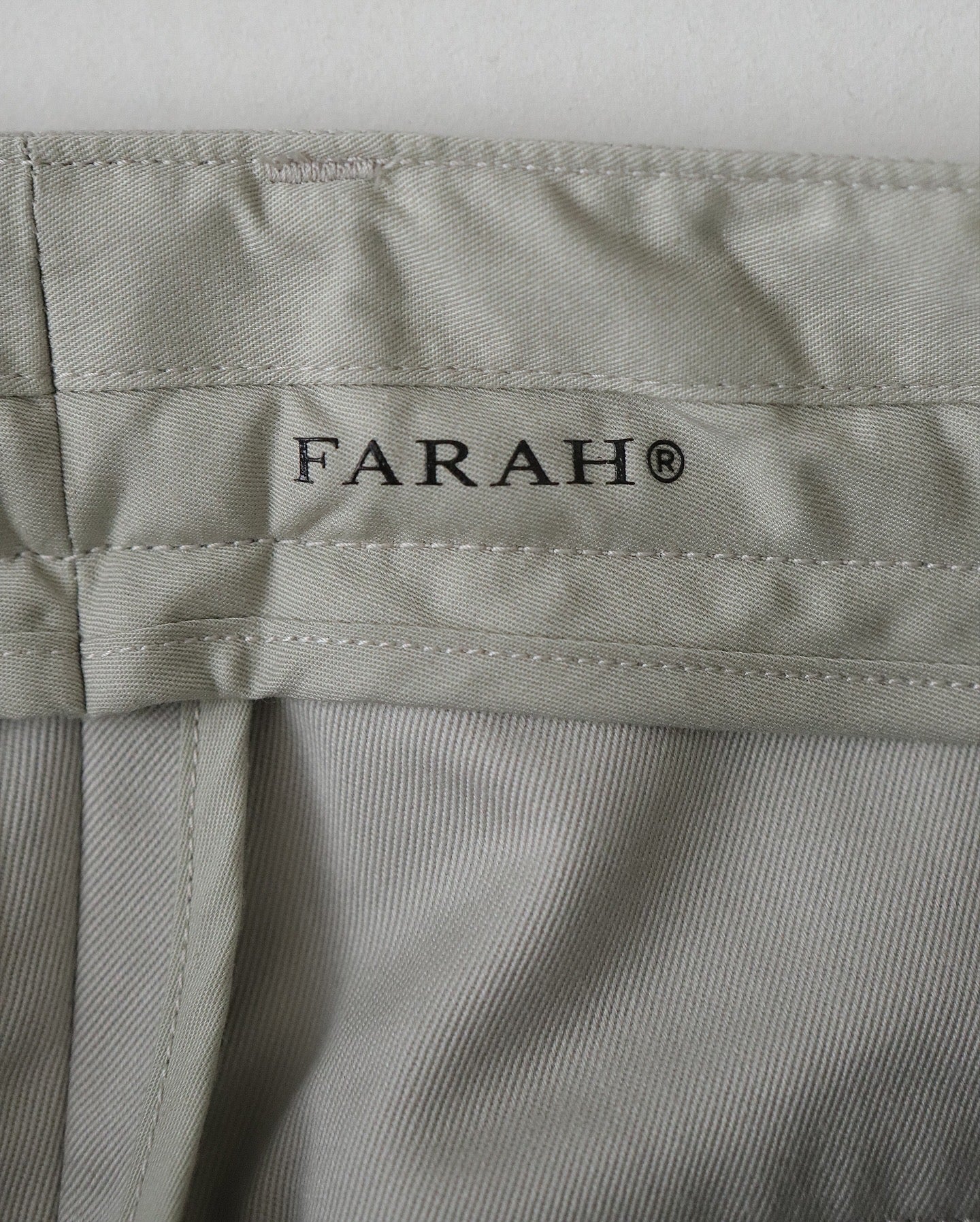 OUT TUCK WIDE TAPERED PANTS