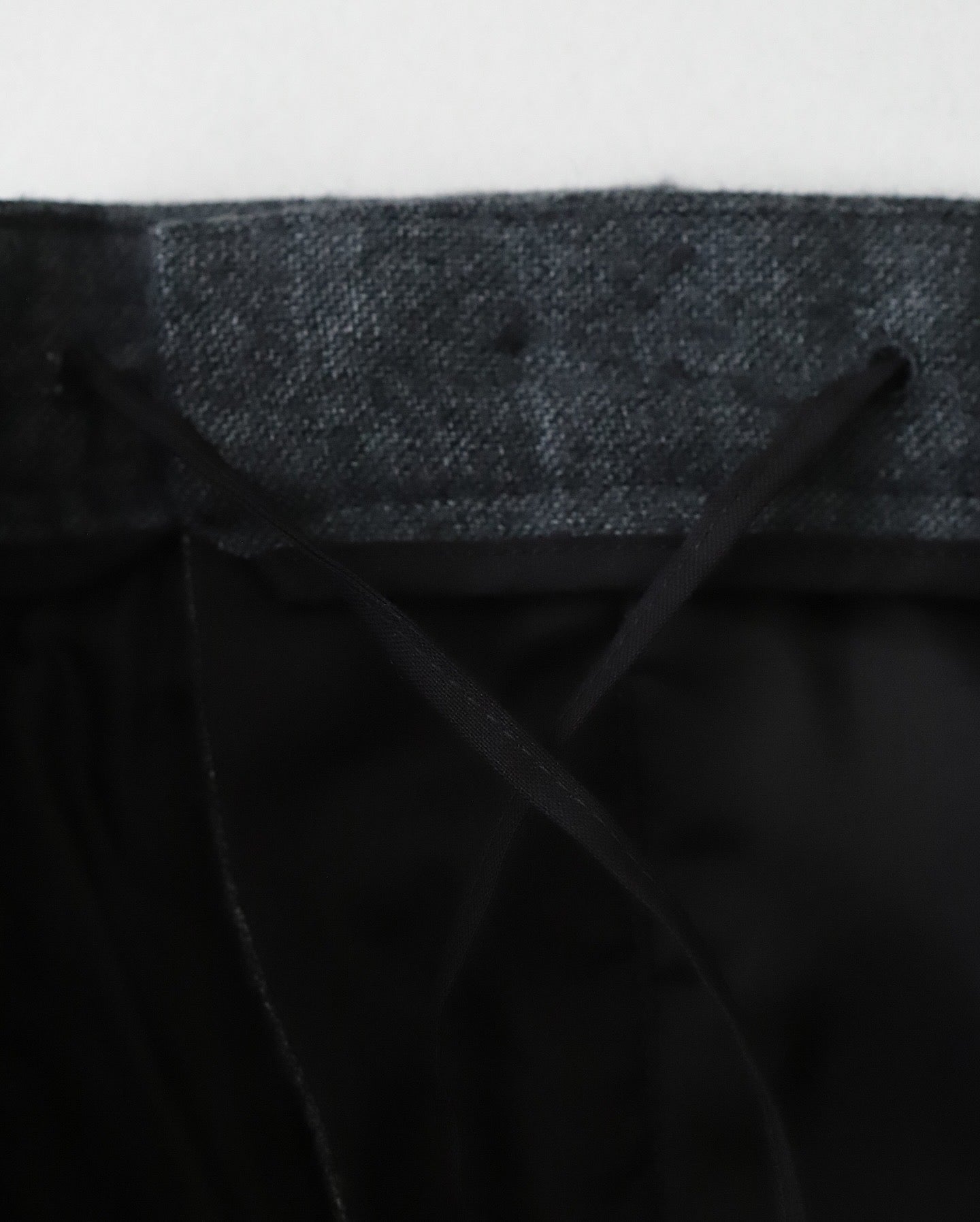 LINEN WOOL TWILL TUCKED EASY PANTS（WOMEN）