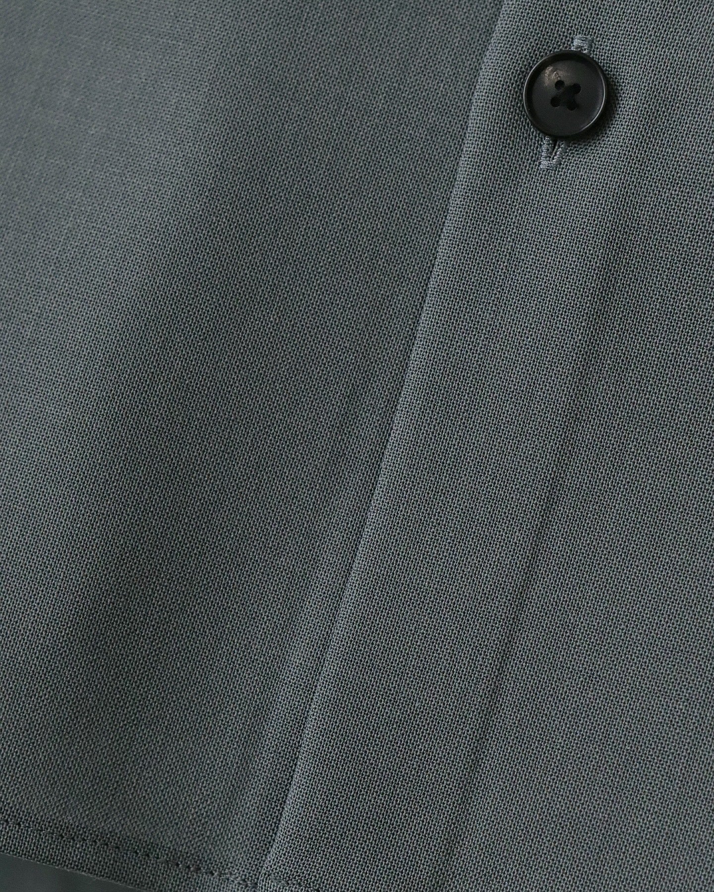 MINIMAL COLLORLESS SHIRTS