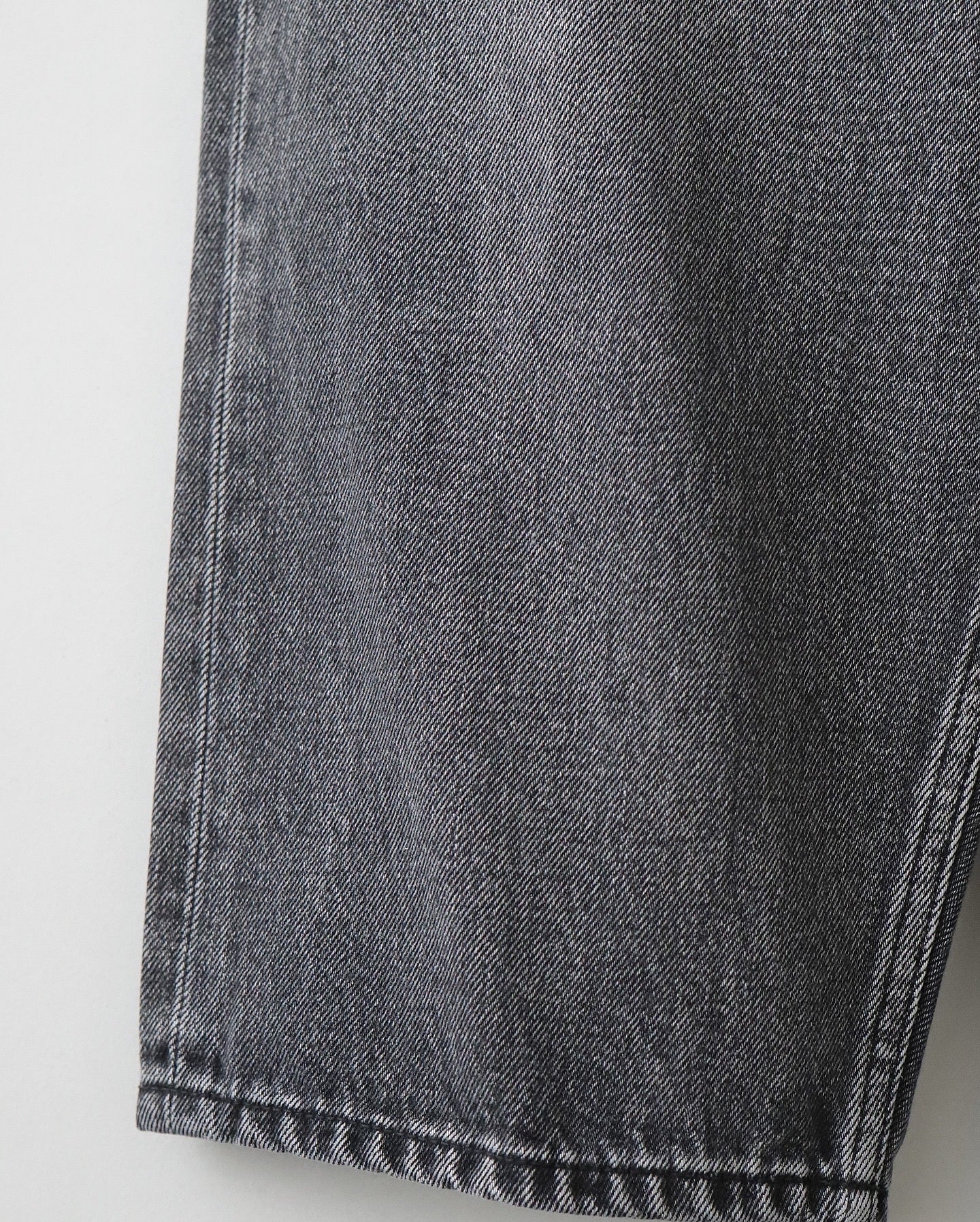 SELVAGE DENIM TWO TUCK TAPERED PANTS