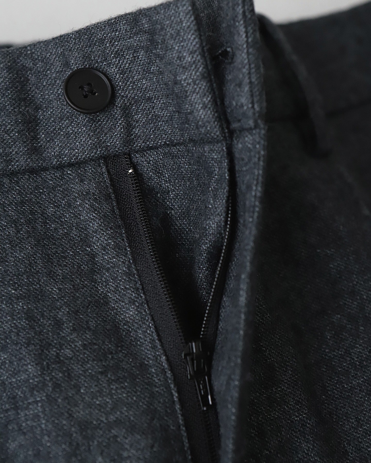 LINEN WOOL TWILL LOOSE FIT PANTS