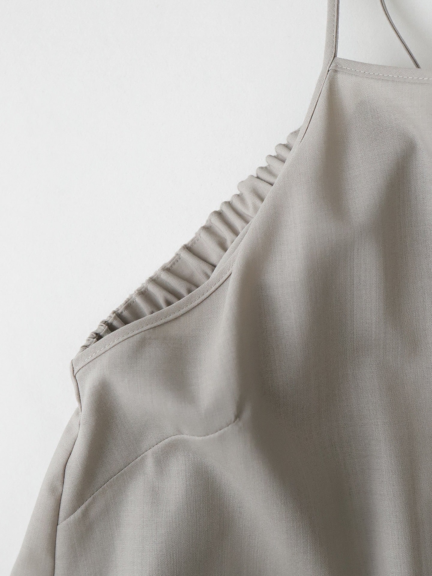 TECHNO WOOL TROPICAL SLIP DRESS（WOMEN）