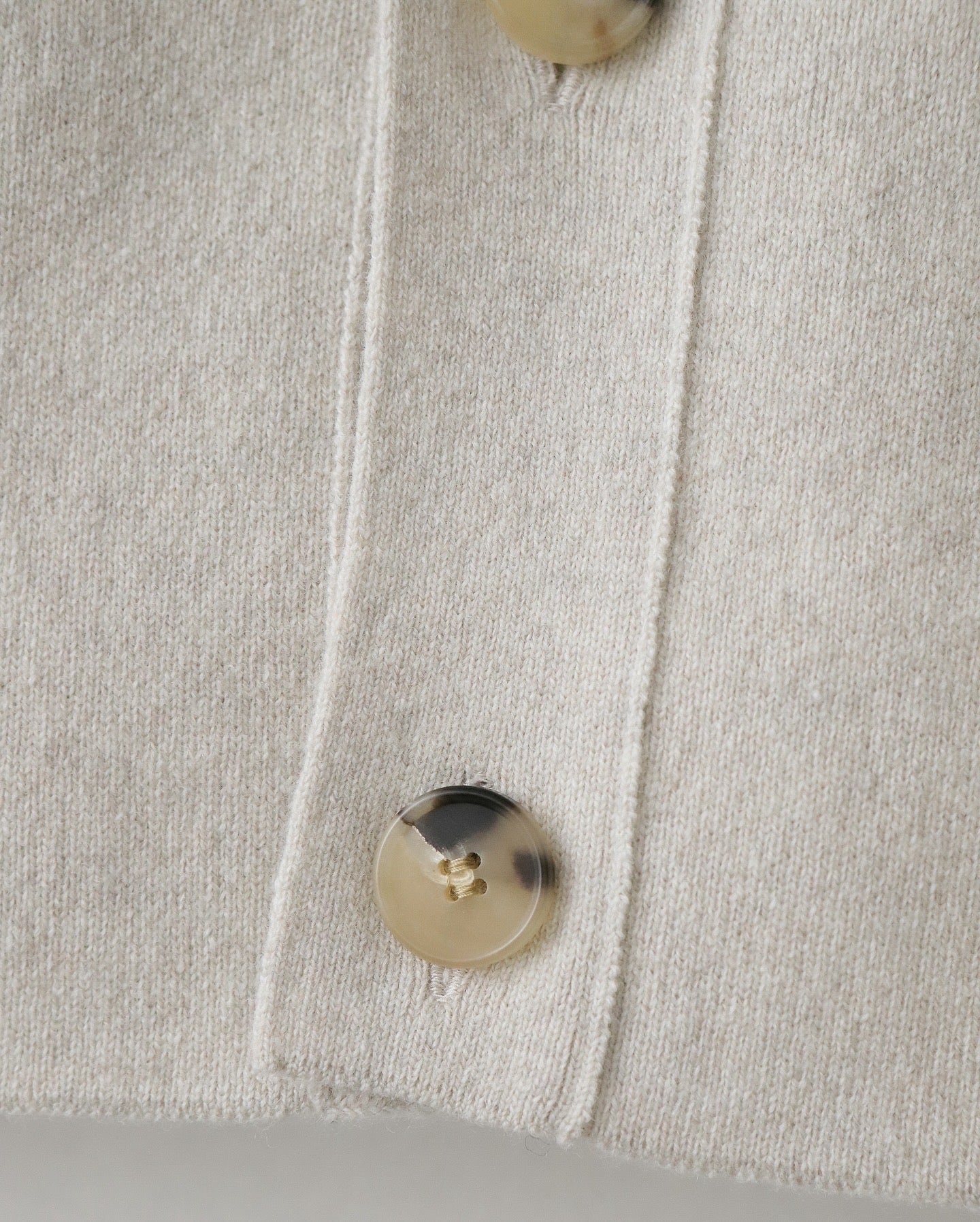 V-NECK CARDIGAN｜LAMS WOOL INTERLOCK KNITTED