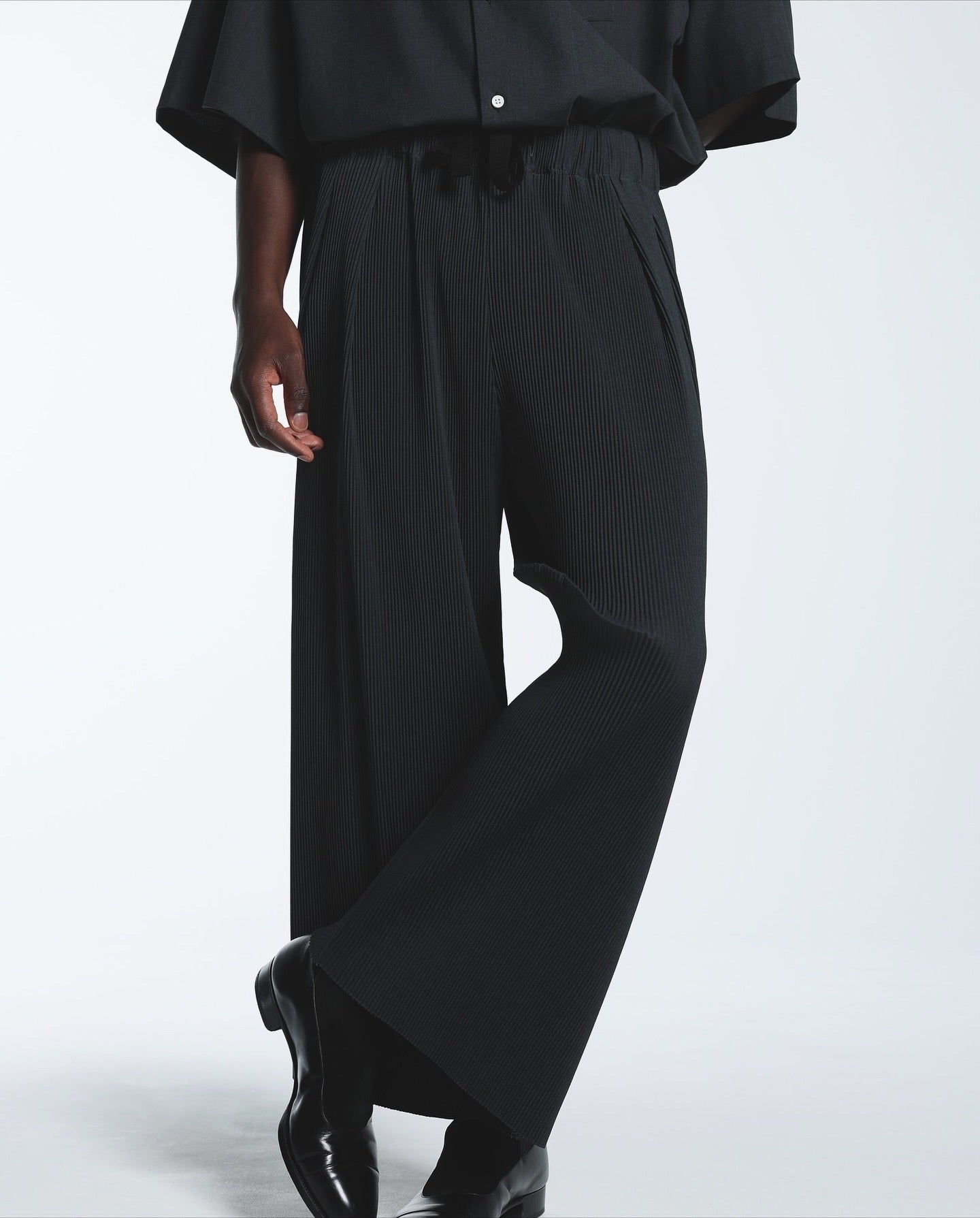 Sillage PLEATS HAKAMA PANTS ANTHRACITE – NCNR ONLINE STORE