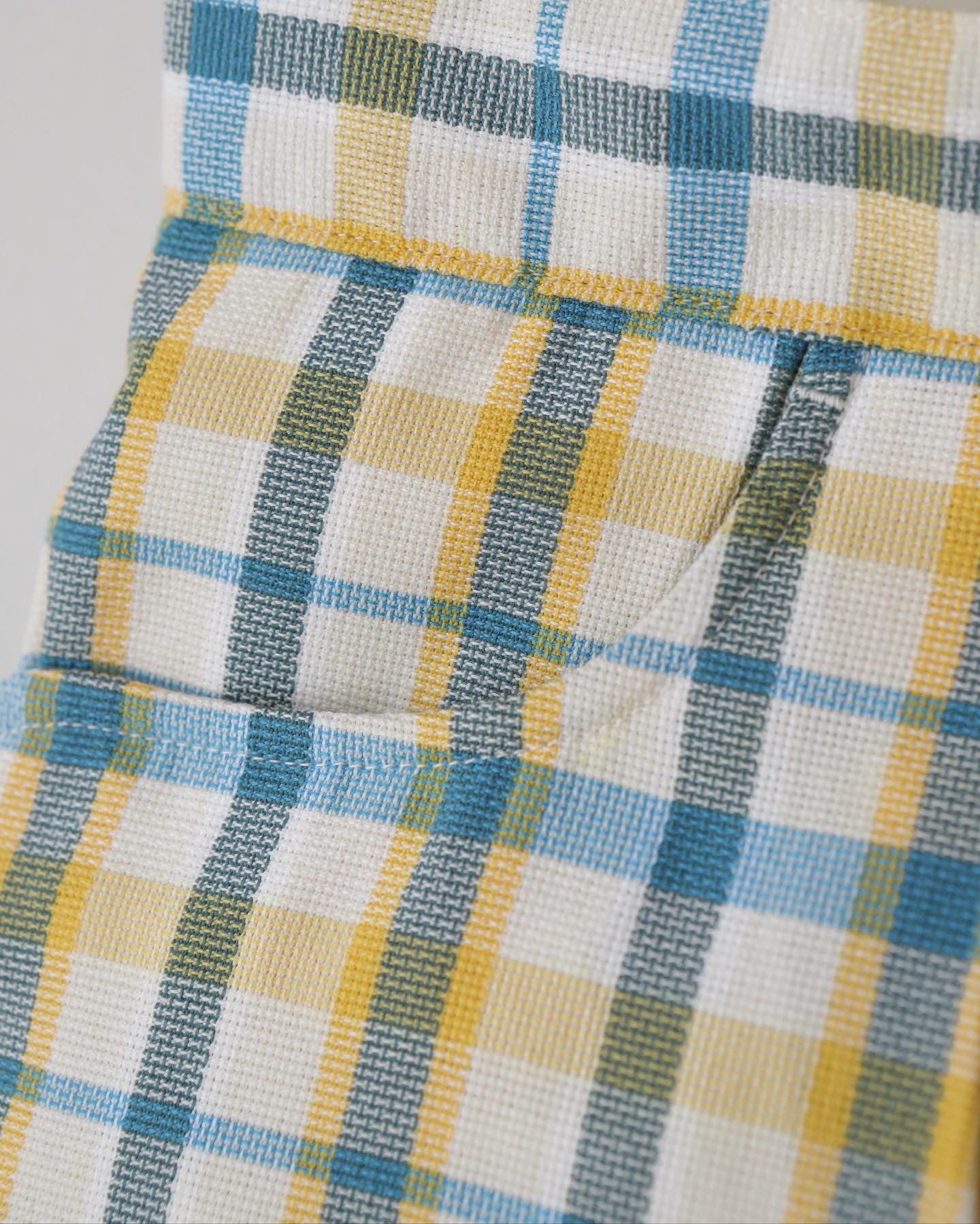 FARAH｜TWO-TUCK WIDE SHORTS / SOUVENIR CHECK