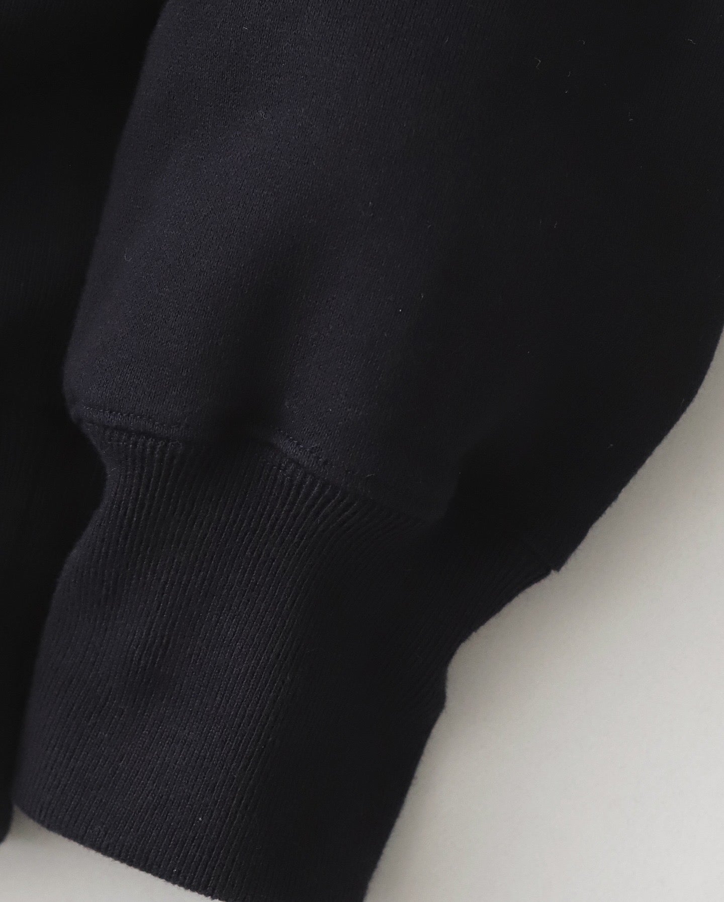 SWEAT SHIRT