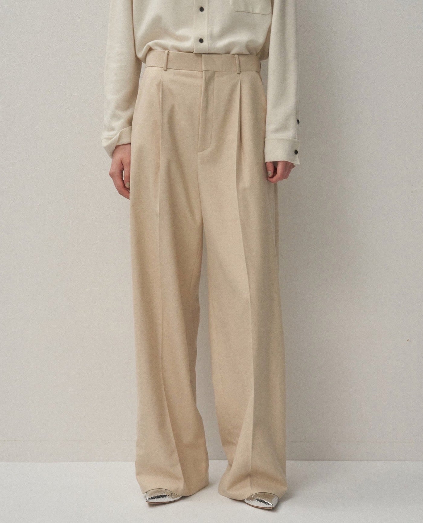 MERINO COLLEGE FLANNEL TUCKED WIDE PANTS（WOMEN）