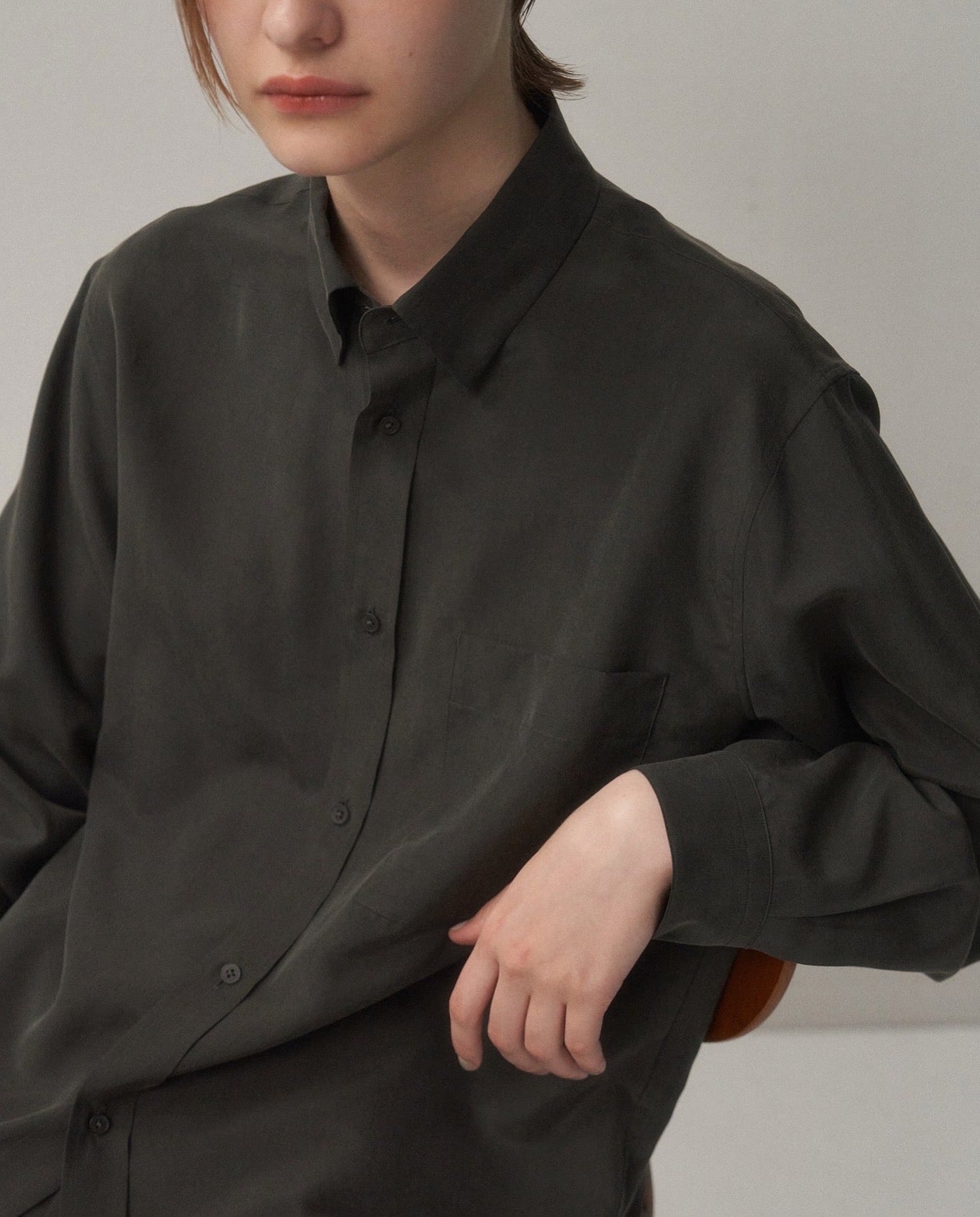 SILK SUEDE BUTTON DOWN SHIRT（WOMEN）
