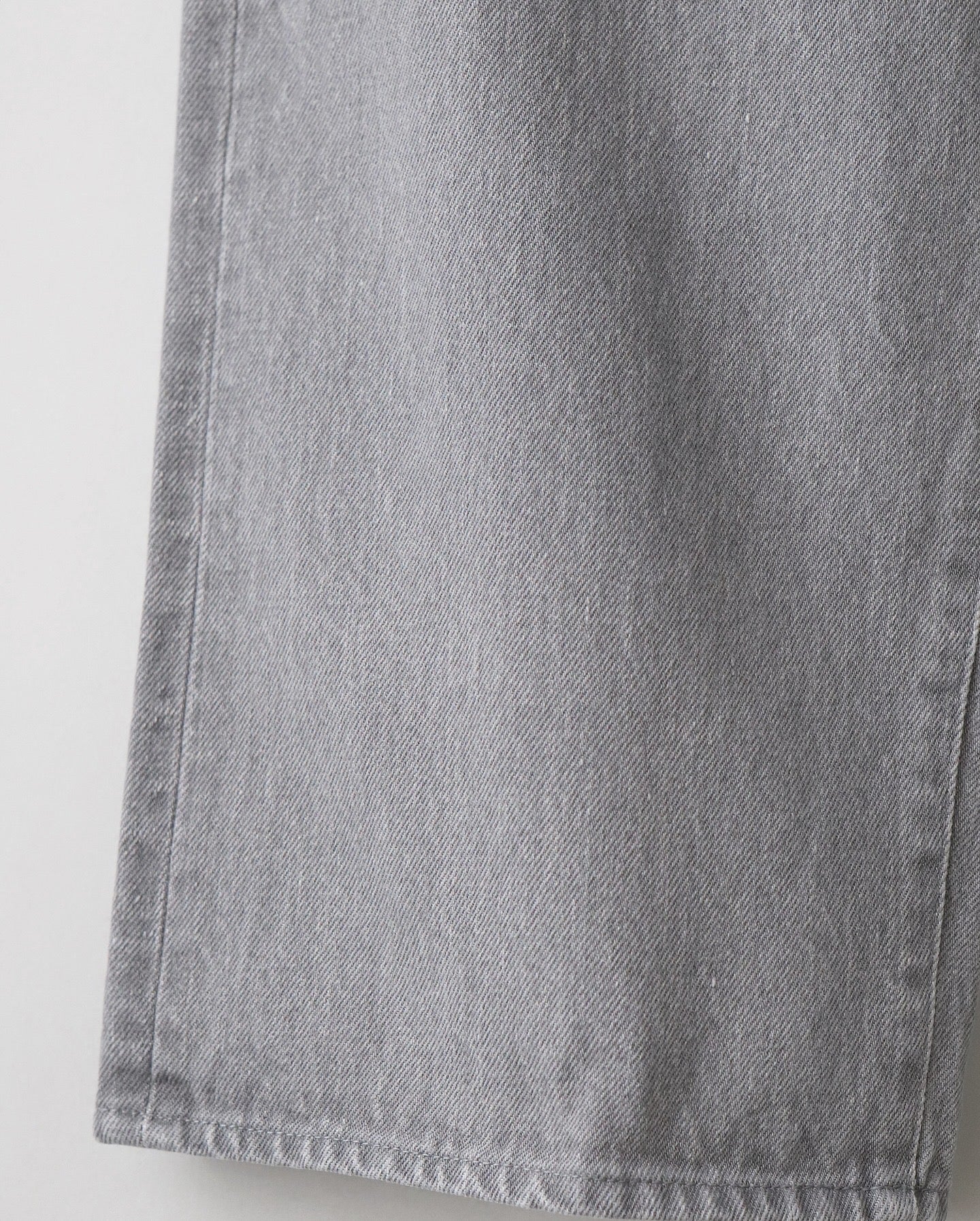 UNLIKELY TIME TRAVEL JEAN WIDE GRAY DENIM