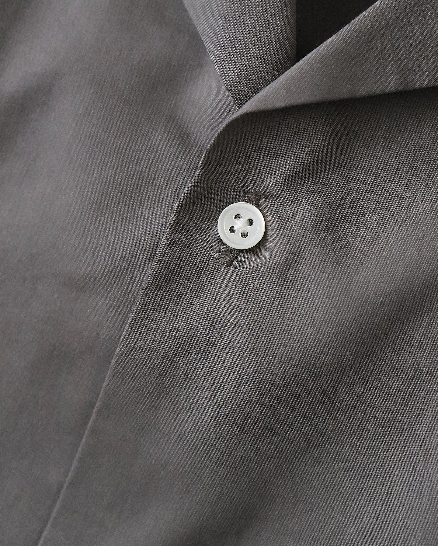 OPEN COLLAR SHORT SLEEVE SHIRT（COTTON RAYON）