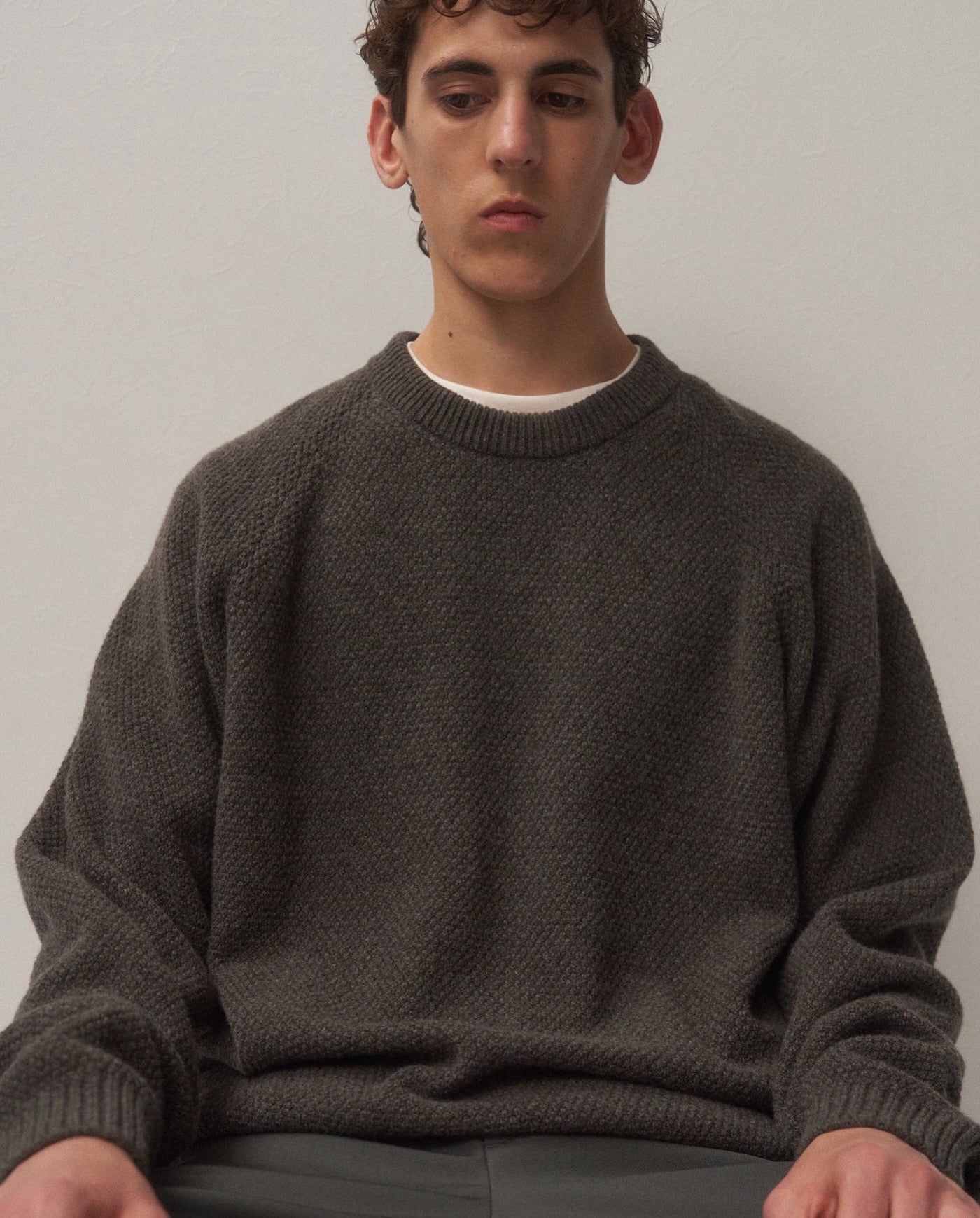 LAMBS WOOL CREWNECK SWEATER