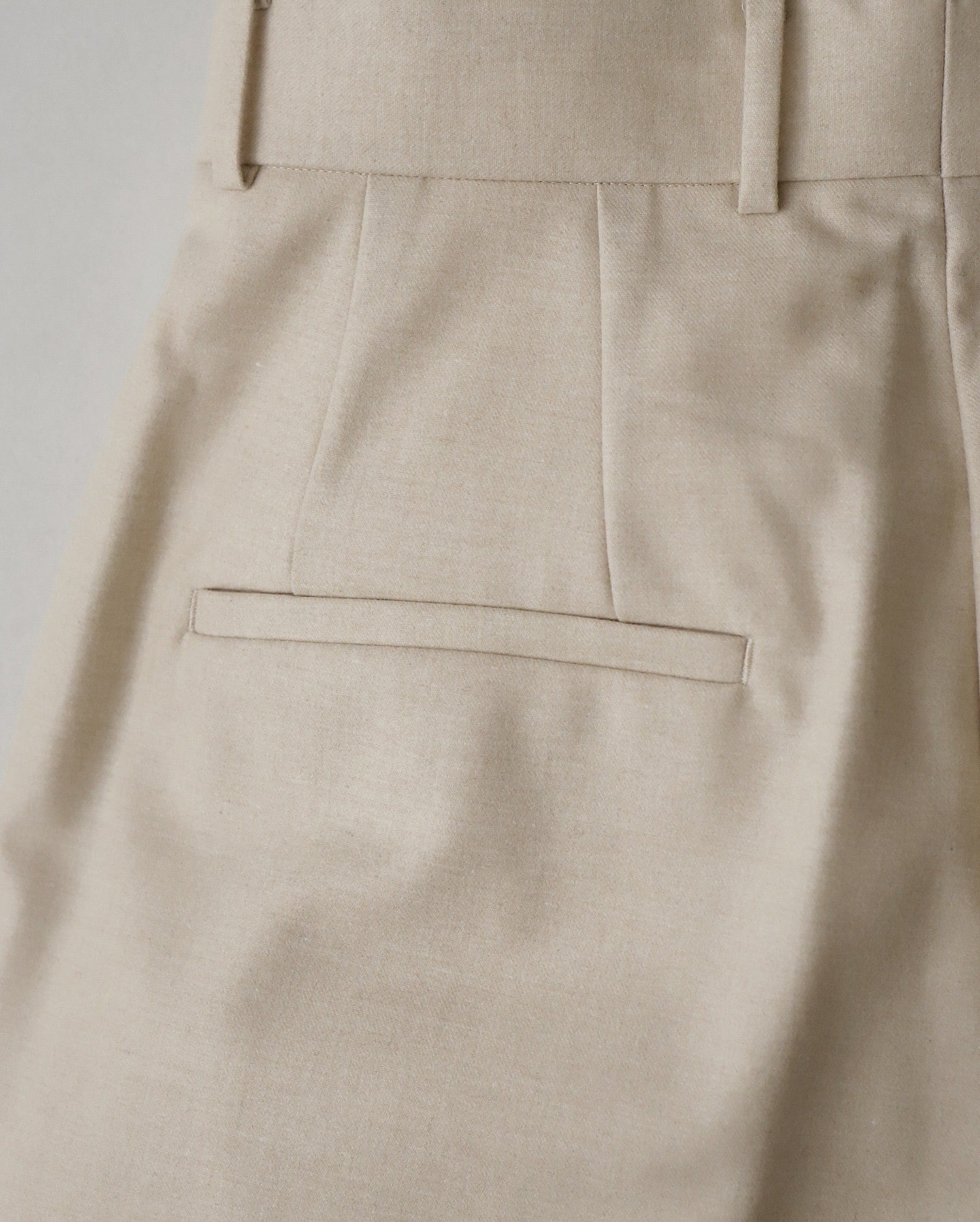 MERINO COLLEGE FLANNEL TUCKED WIDE PANTS（WOMEN）