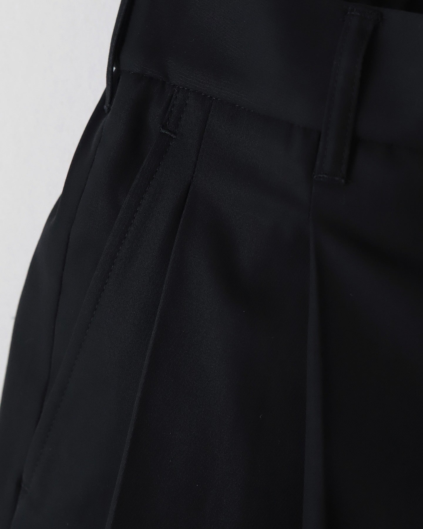 WOOLY COTTON TWILL TWO TUCK WIDE PANTS（WOMEN）