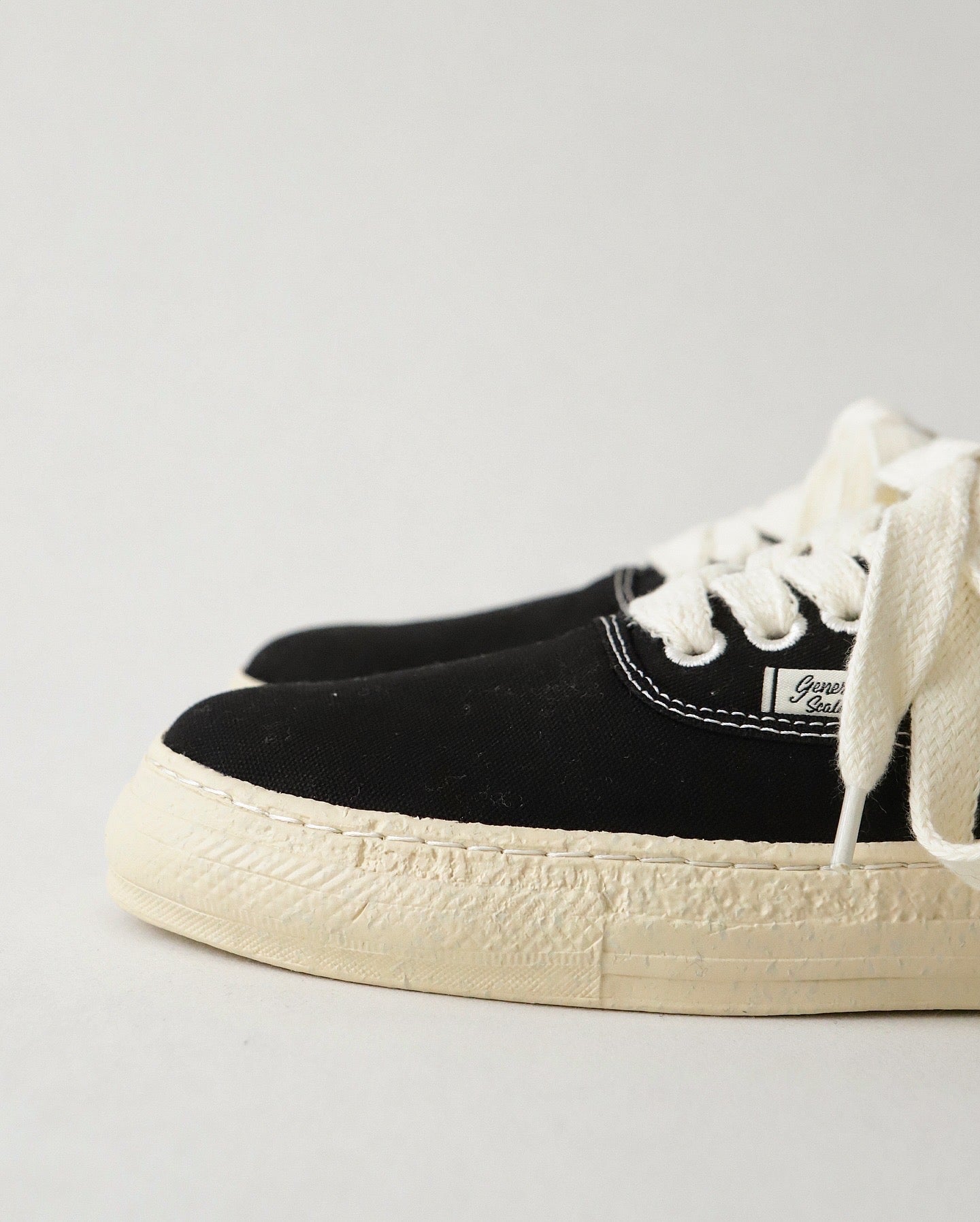 COLORADO CANVAS LOW-TOP SNEAKERS