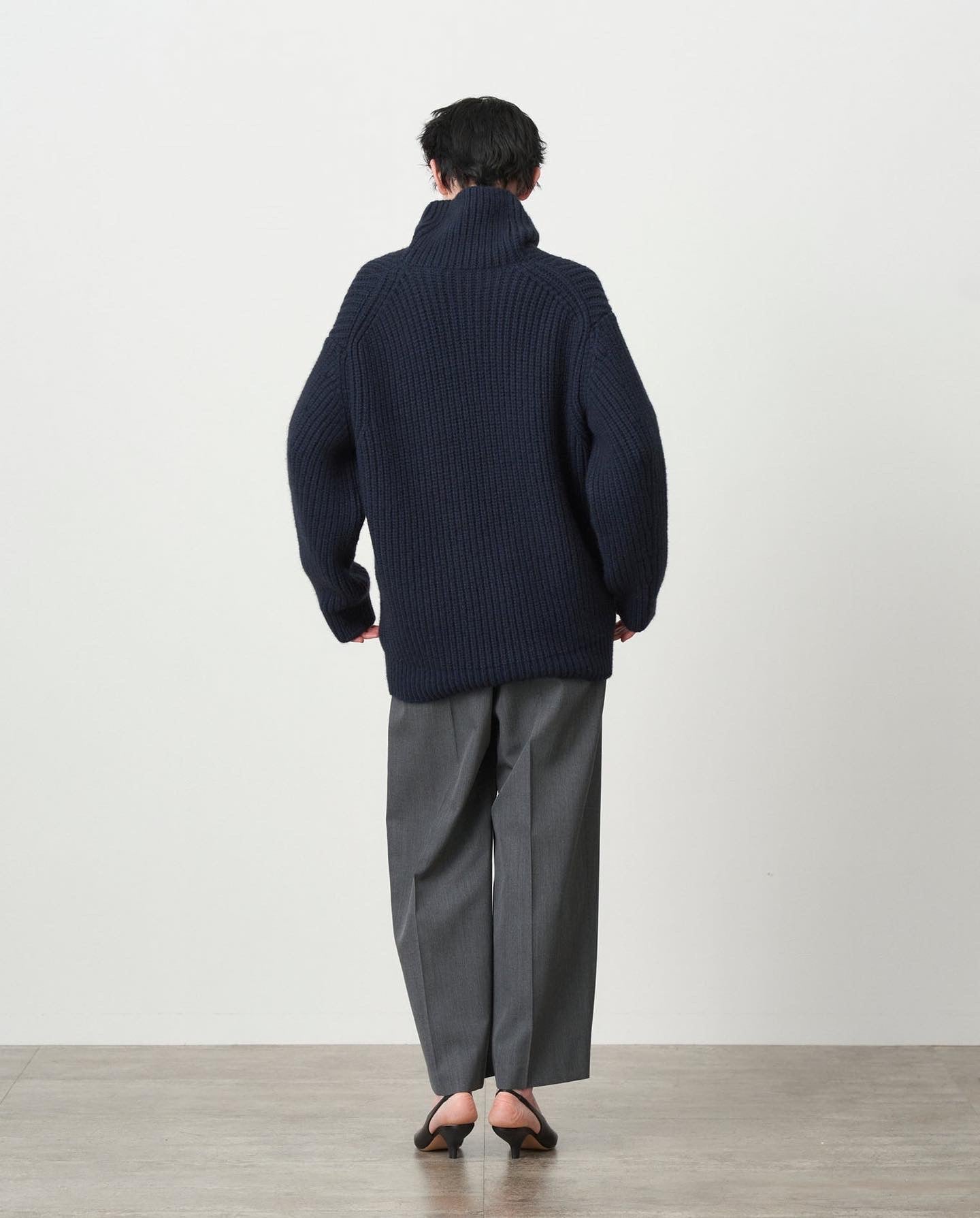 WOOL GABARDINE WIDE TWO-TUCKED PANTS（WOMEN）