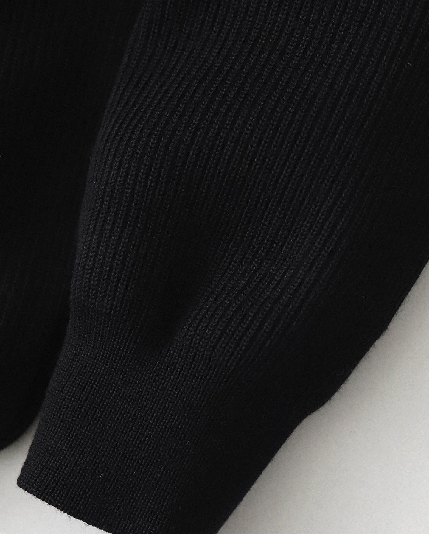 HIGH DENSITY CREW NECK KNIT