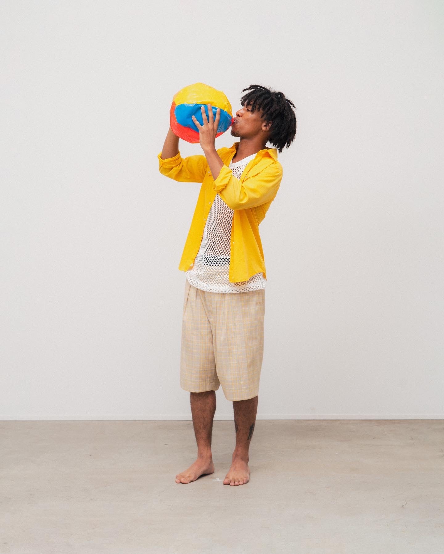 FARAH｜TWO-TUCK WIDE SHORTS / SOUVENIR CHECK