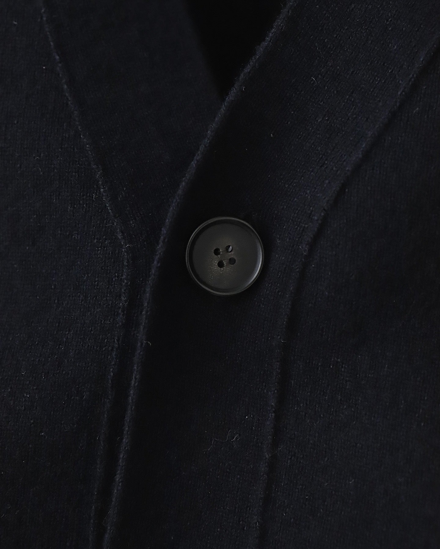 V-NECK CARDIGAN｜LAMS WOOL INTERLOCK KNITTED